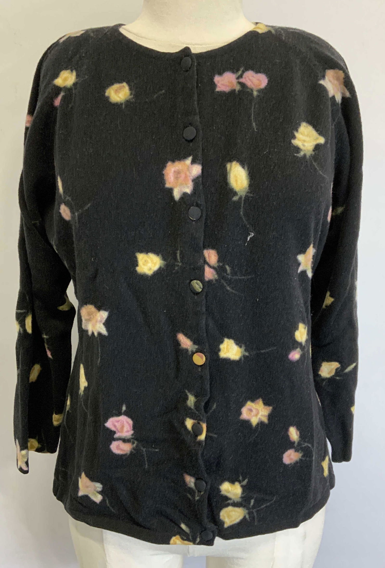 BLUMARINE Black Floral Wool Blend Cardigan ITALY: BLUMARINE black floral print wool, silk, and cashmere blend cardigan. Size 48. Gently worn. Made in Italy. BLUMARINE, BLUMARINE cardigan, ladies designer cardigan, ladies designer knitwear, ladies des