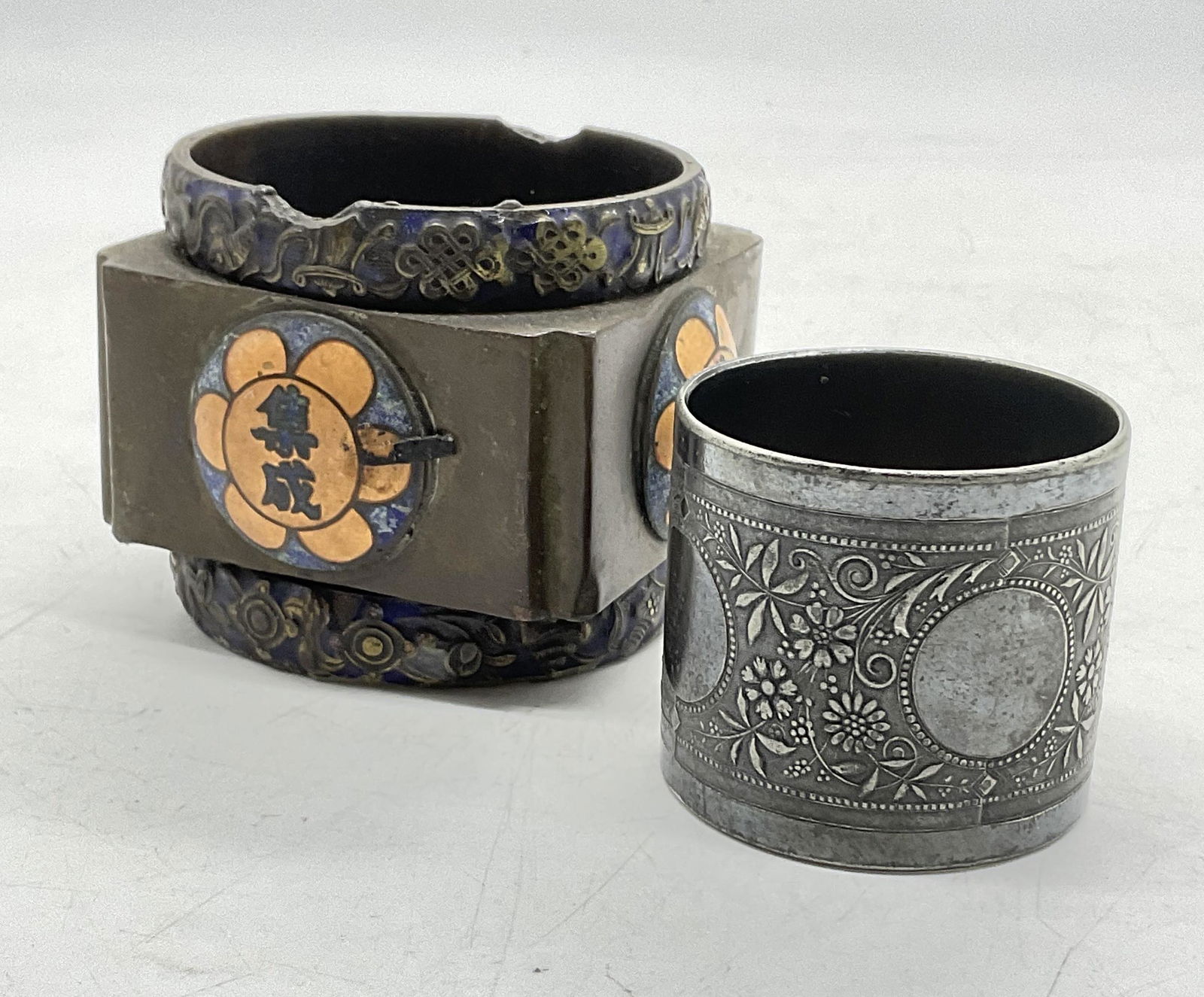 Lot 2 Decorative Metalwares, Silverware Ring (1 of 6)