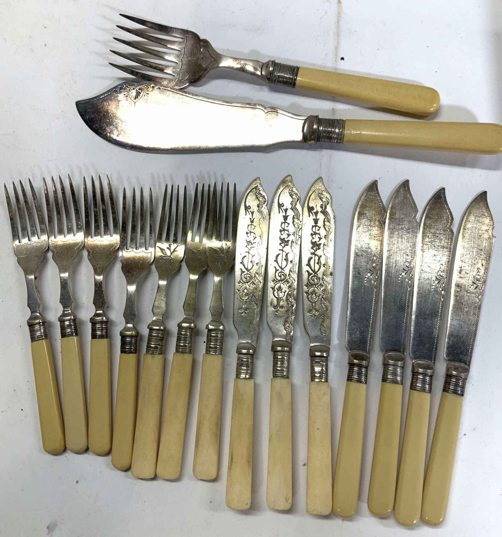 HF & Co Bakelite Silver Pl Fish Knife, Fork Set 16 (1 of 7)