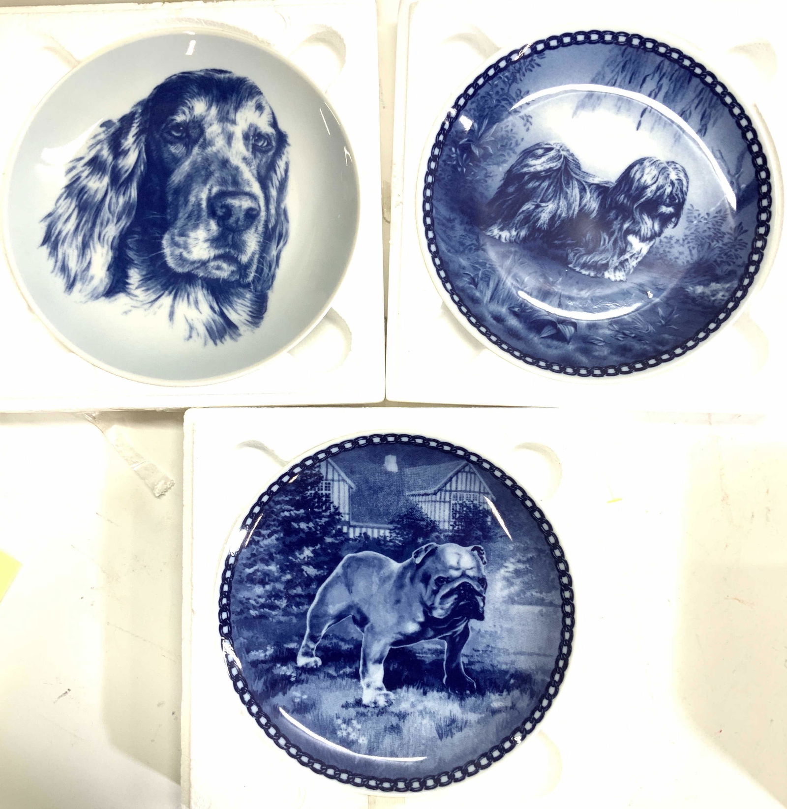 3 LEKVEN DESIGN Porcelain Dog Display Plates, DEN (1 of 7)