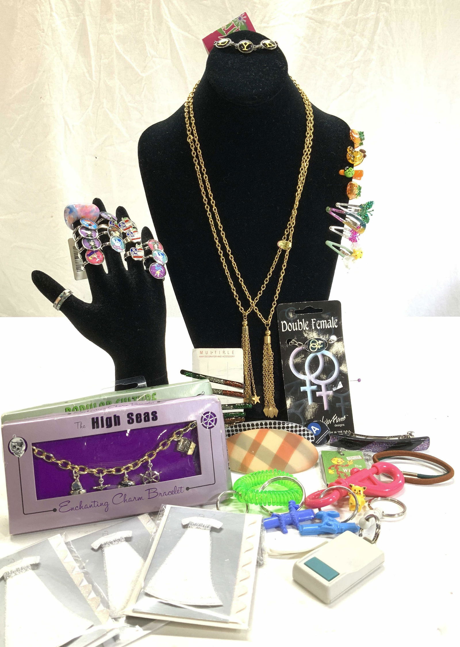 Large Lot Costume Rings, Bracelets, Barretts , New (1 of 12)