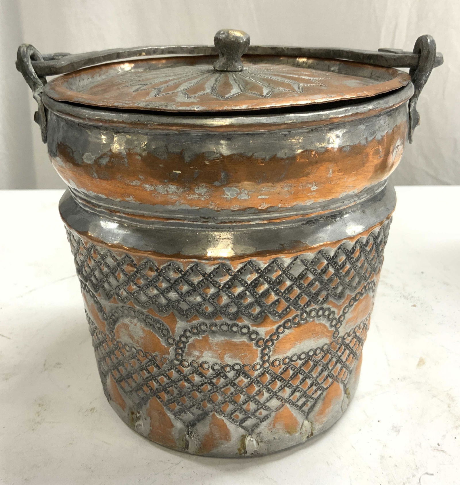 Vntg Etched Hammered Lidded Copper Pail Vessel (1 of 8)