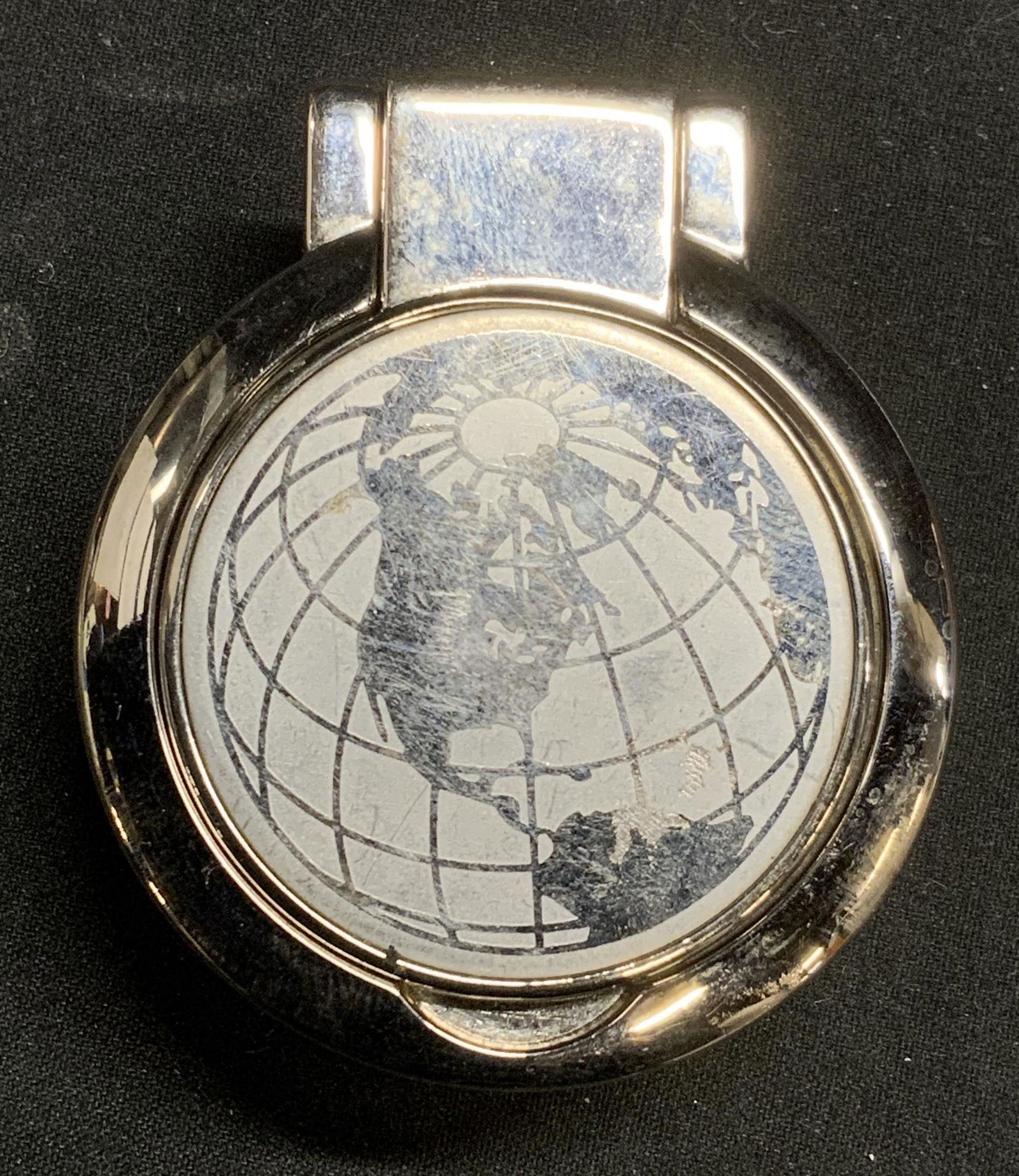 DAKOTA Silver Tone Globe Pocket Watch (1 of 6)