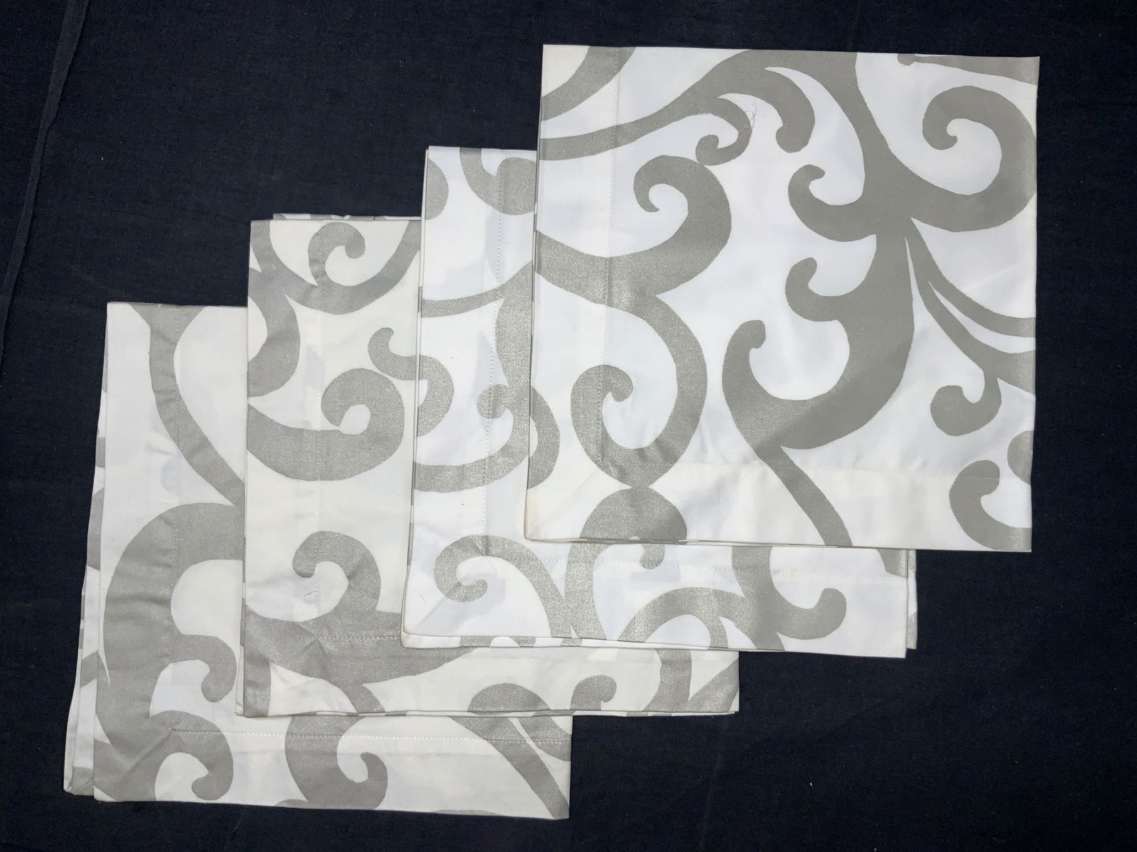 A2 100% Cotton French Style Patterned Napkins (1 of 8)