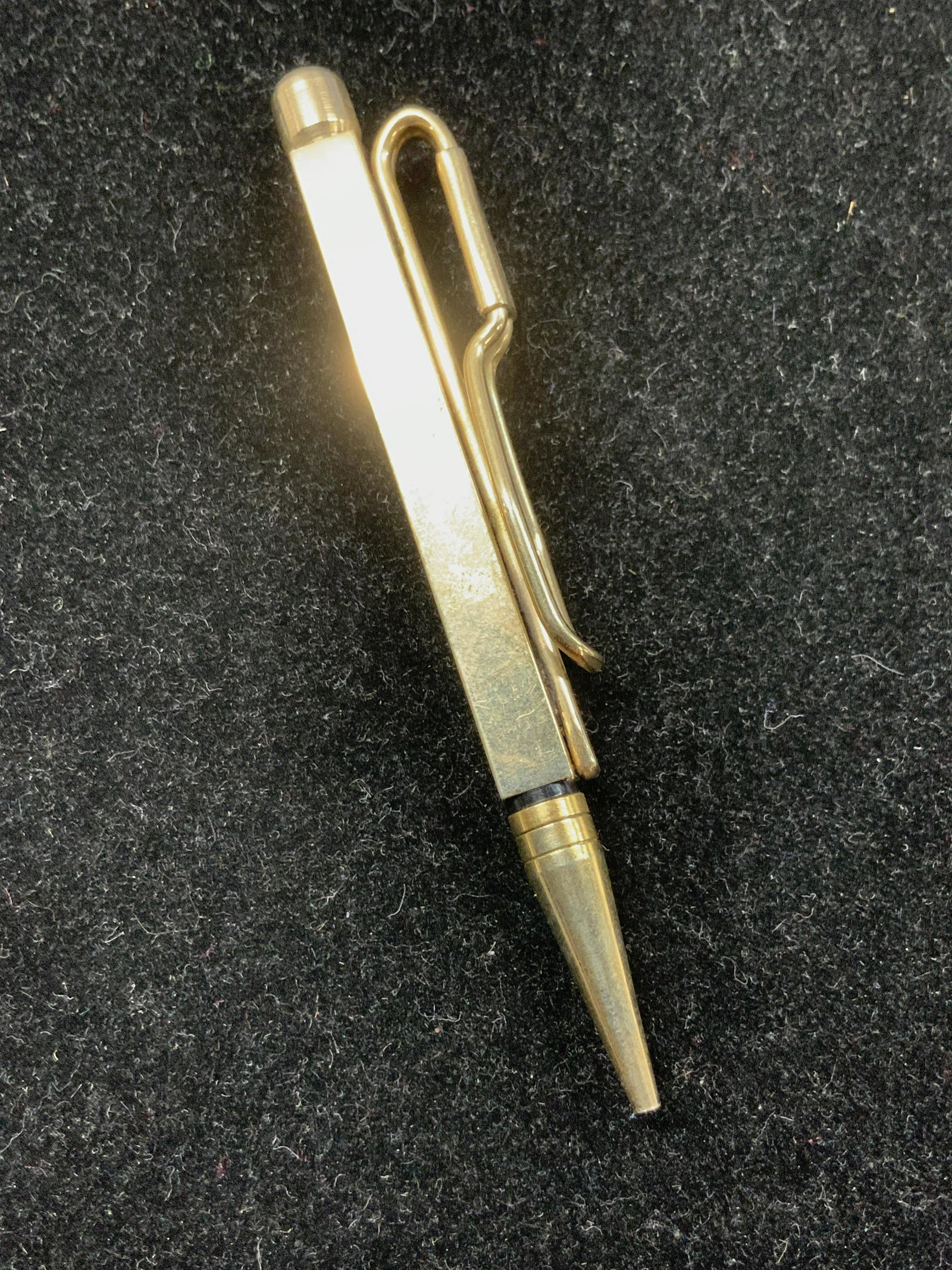 Mens Gold Tone Pencil Tie Clip: Unusual and rare mens Tie Clip in gold tone that is also a pencil. 3.5 in .L 1/2 in total width. No lead pencil. Desktop Accessory, Travel Pencil, Tie Clip, Mens Accessories, Rare Jewelry Accessory, M