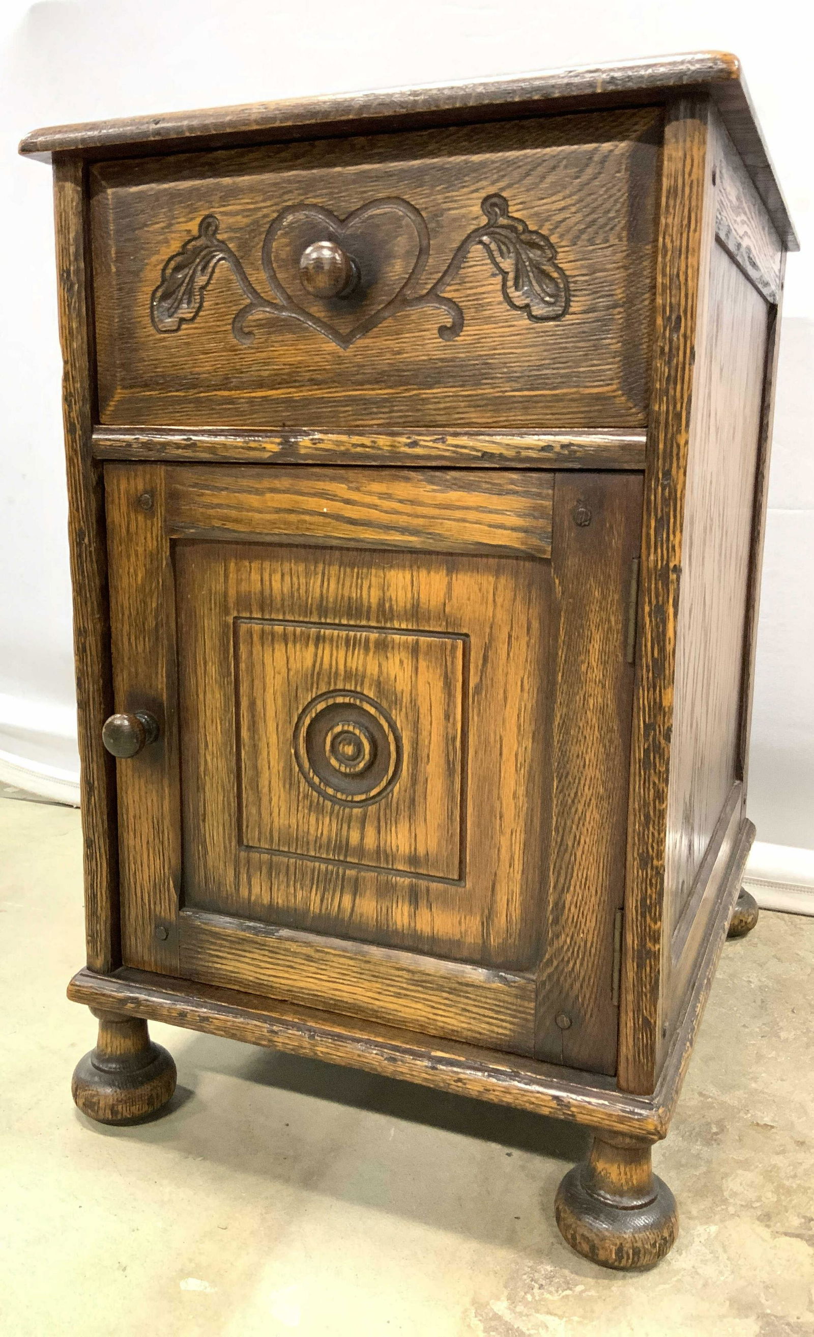 VANLEIGH Vintage Wooden Side Table W Cabinet (1 of 10)