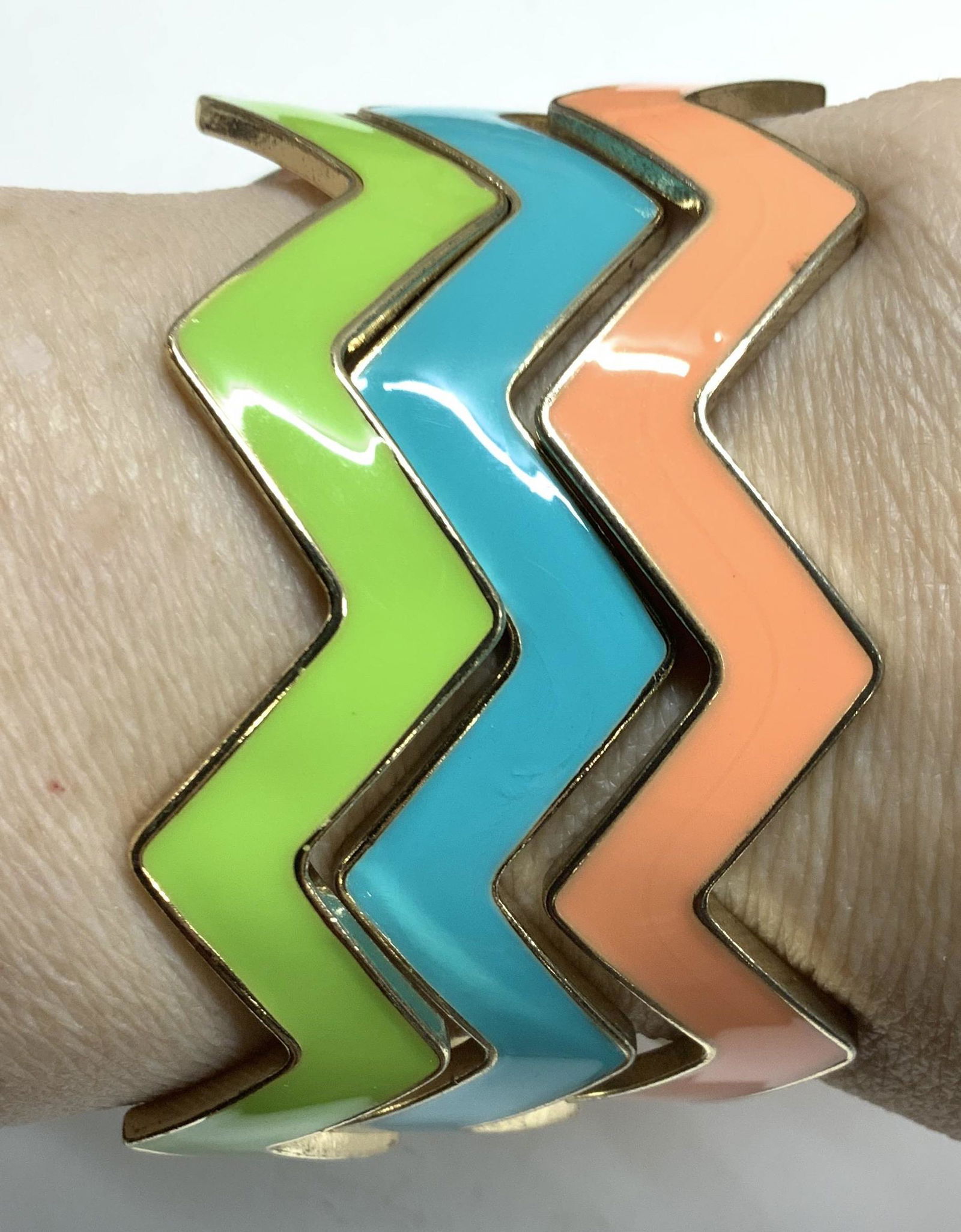 Set 3 Colored Enamel Stackable Zig- Zag Bangles (1 of 6)