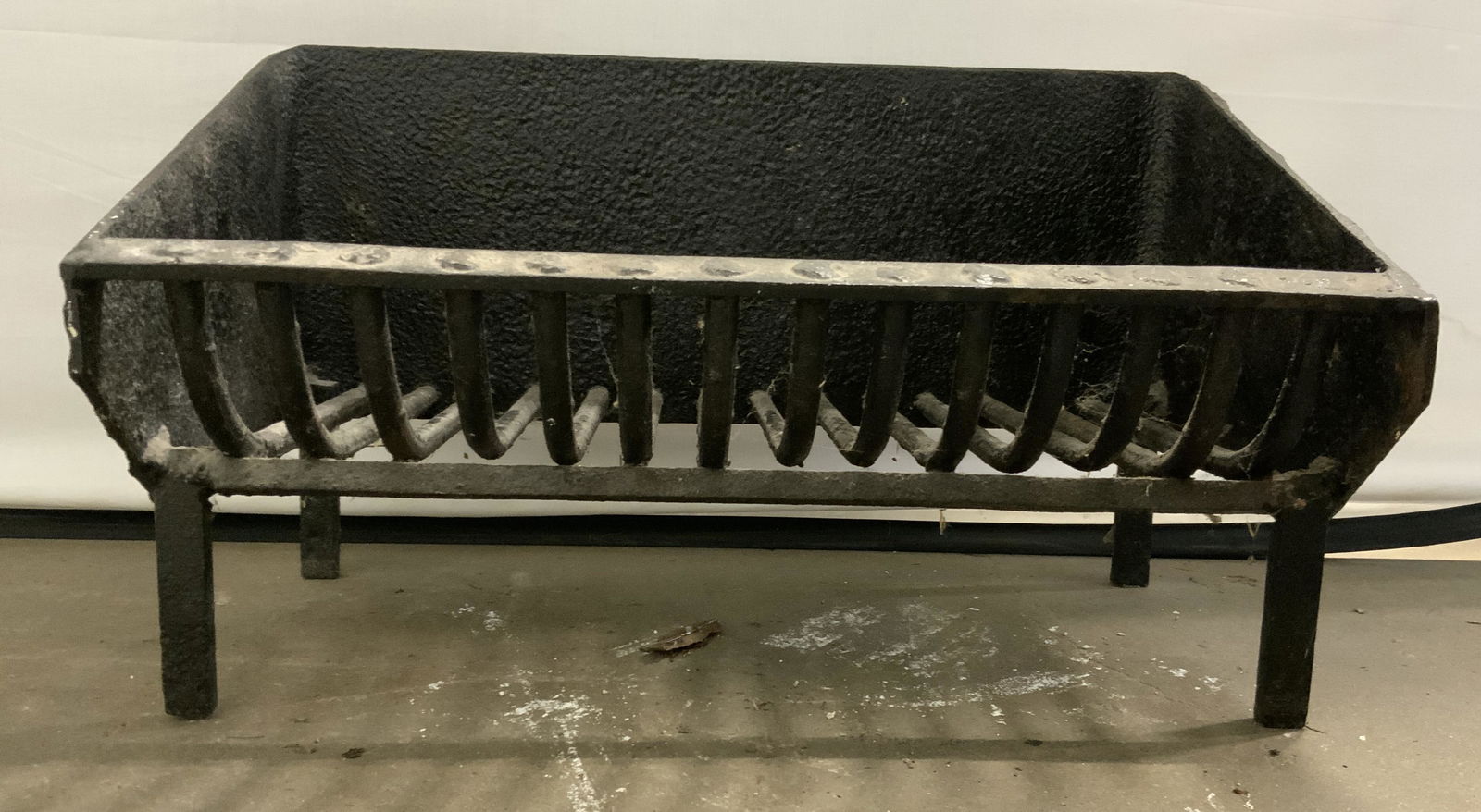 Antique Iron Firewood Holder W Legs (1 of 7)