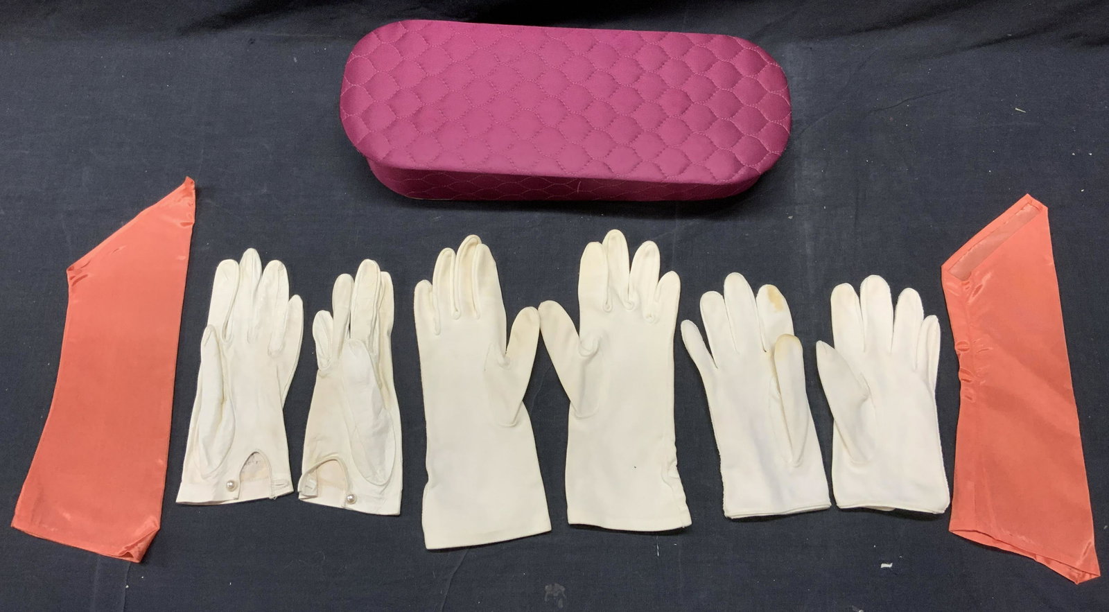 Lot 9 Leather Gloves & Box (1 of 6)