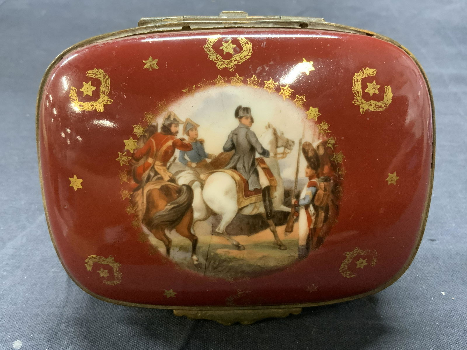 Vntg French Porcelain Lidded Trinket Box Pill Box (1 of 8)