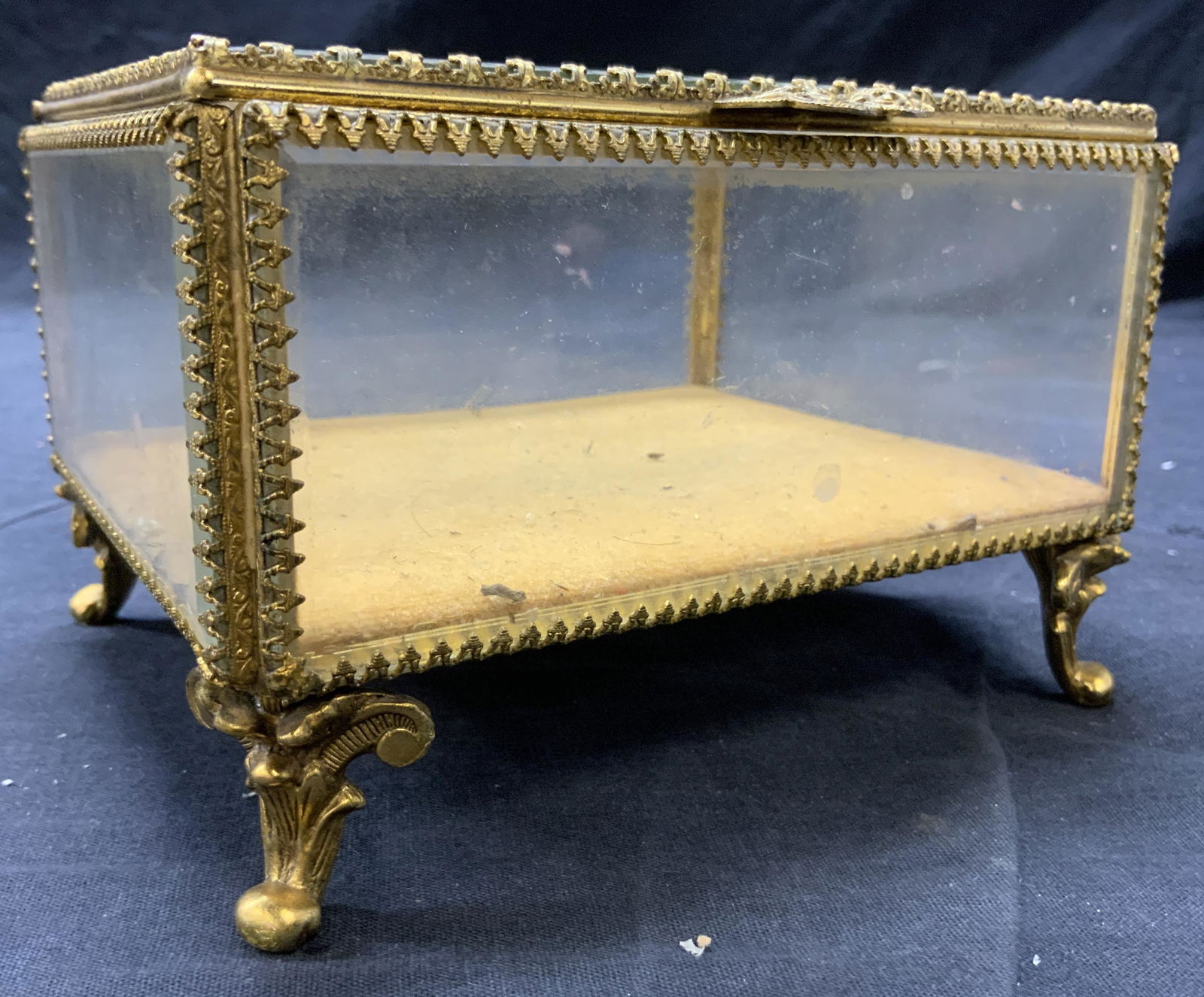 STYLEBUILT ACCESSORIES French Ormolu Jewelry Box (1 of 7)