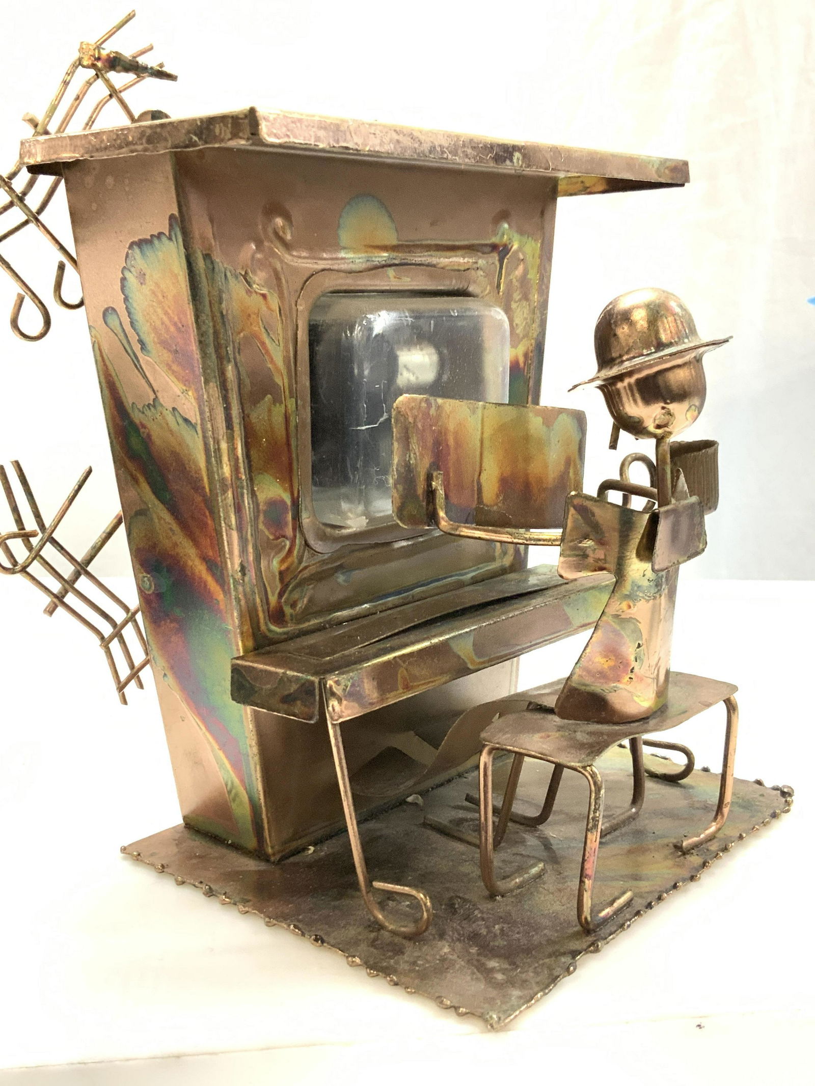 SANKYO THE ENTERTAINER Hand Crafted Tin Music Box (1 of 7)