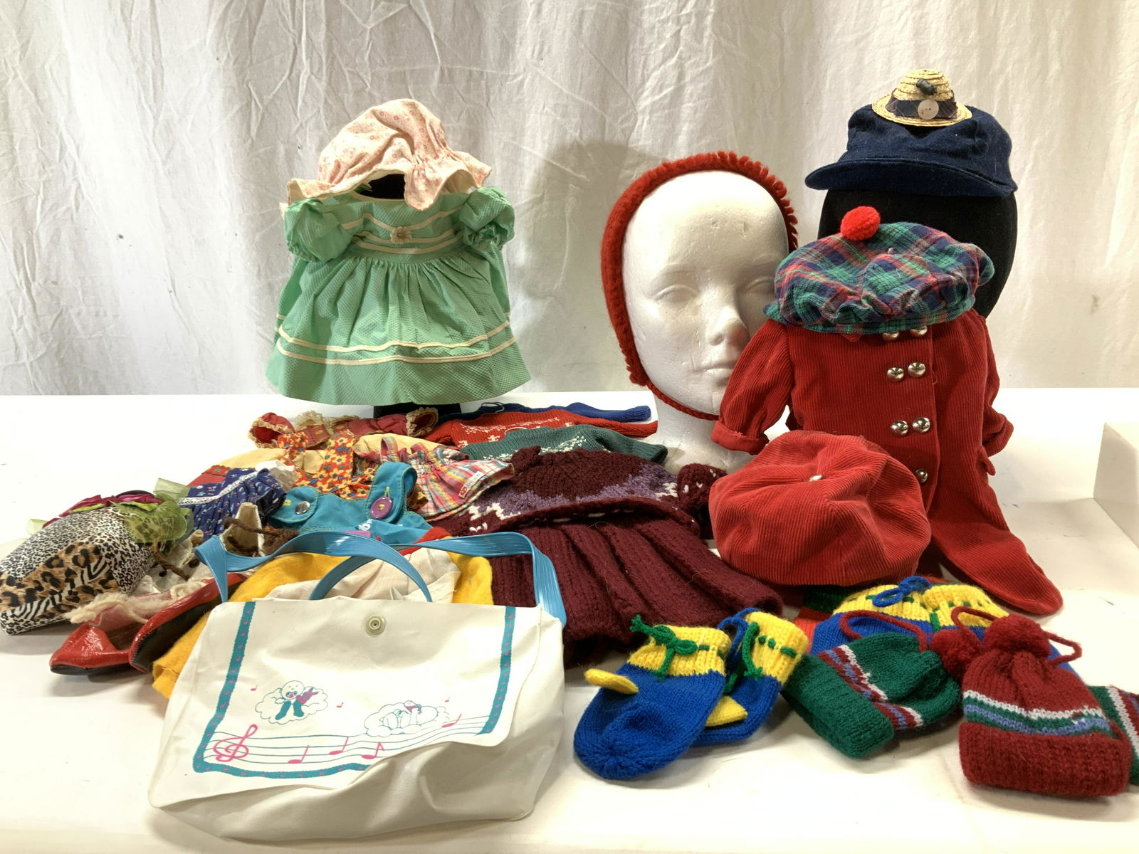 Group Lot Child Accessories & Doll Clothes (1 of 10)