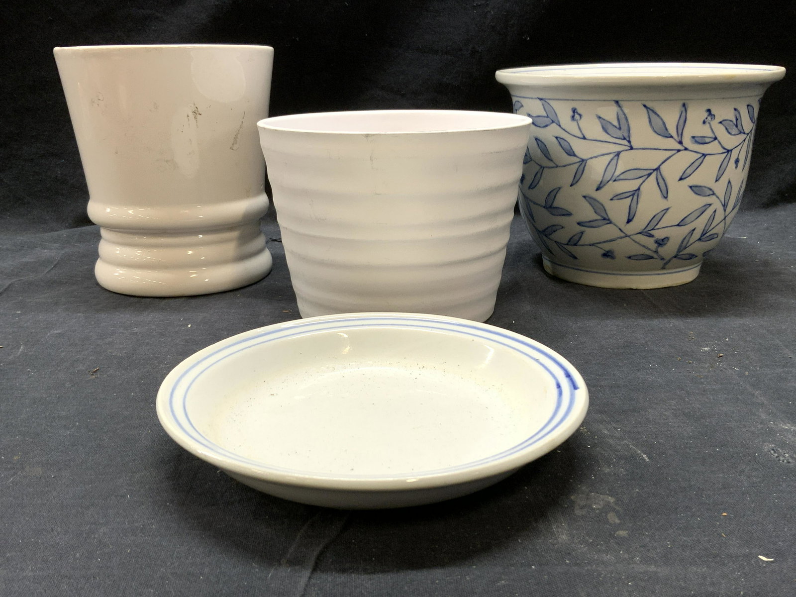 Lot 4 Porcelain Planters Vessels & More (1 of 6)