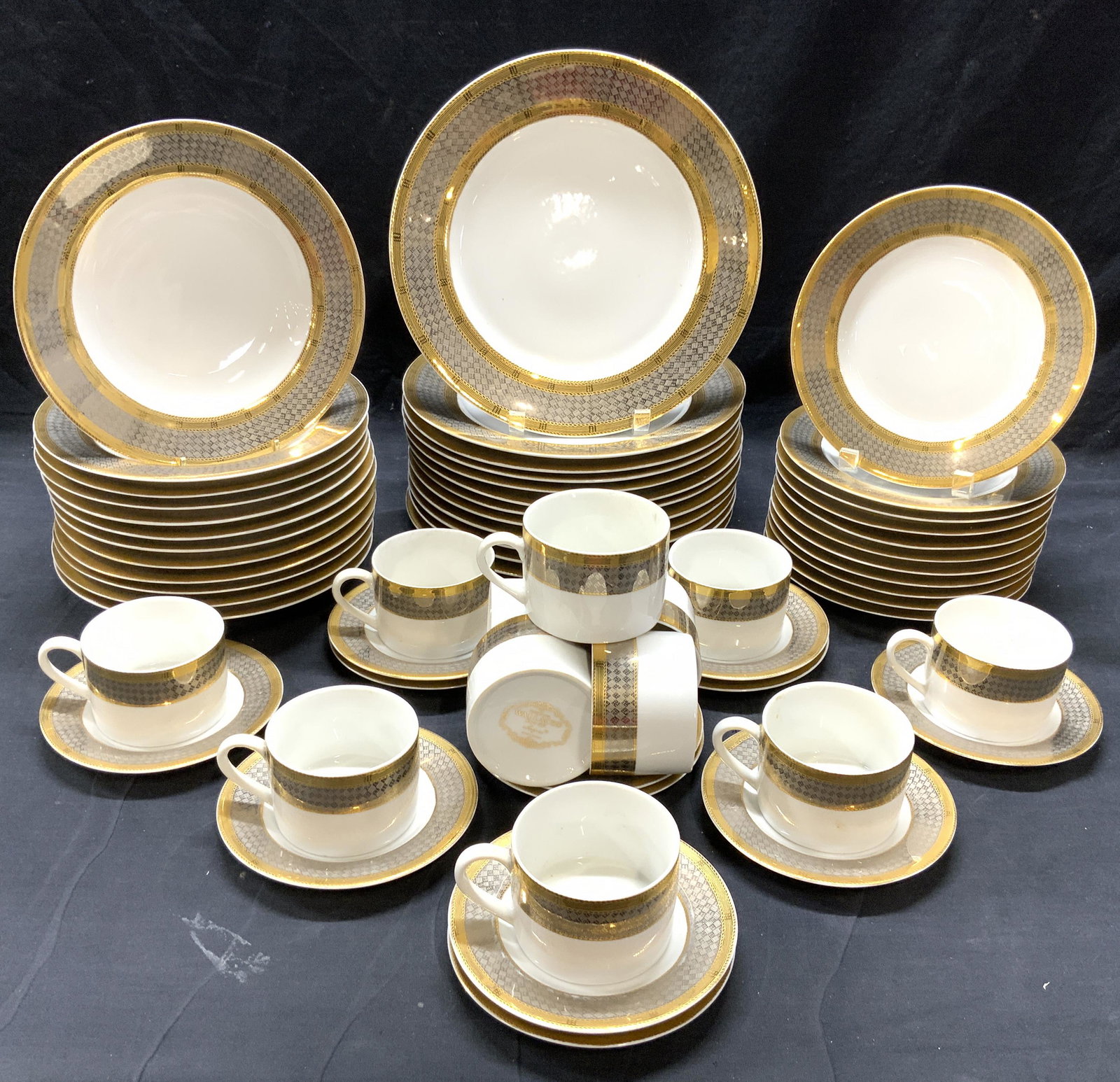 WALLACE PORCELAIN AEGEAN Set 59 China Set (1 of 8)
