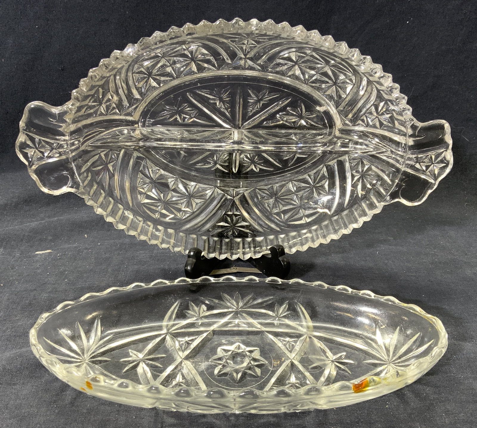 Lot 2 Assorted Glass Dishes (1 of 6)
