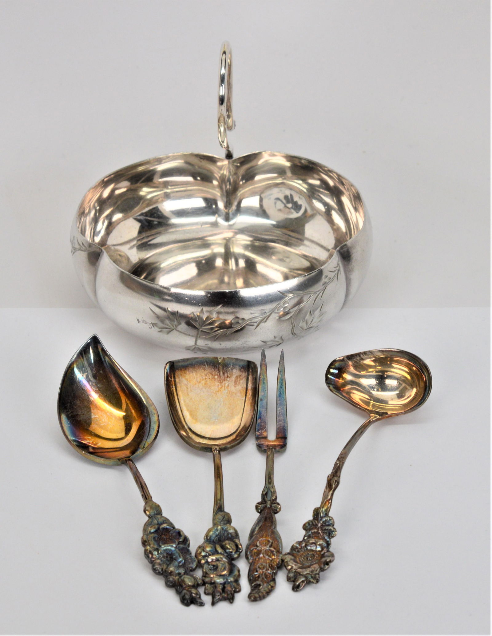 Reed & Barton Vintage silverplate serving dish (1 of 5)