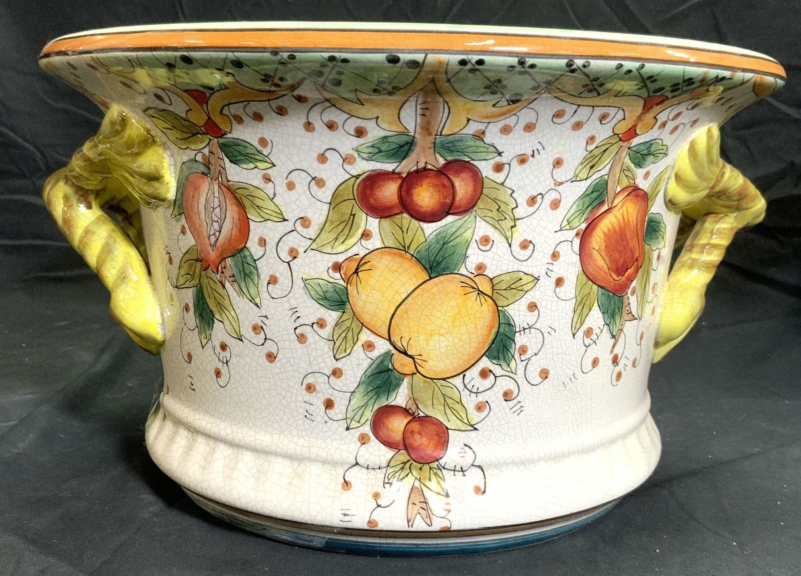 HOUSEWARES INTERNATIONAL Porc Planter W Handles (1 of 7)