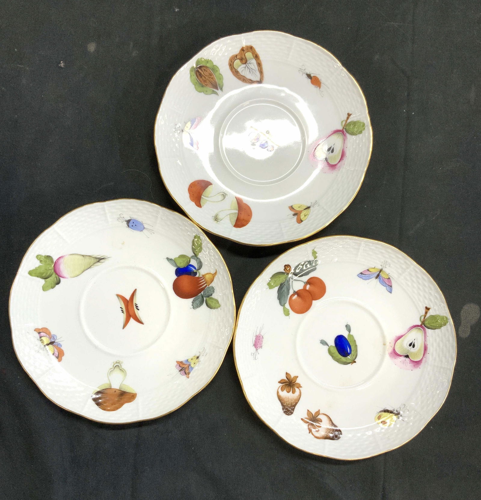HEREND Hungary Lot 6 Saucers & Bon Bon Lids (1 of 7)
