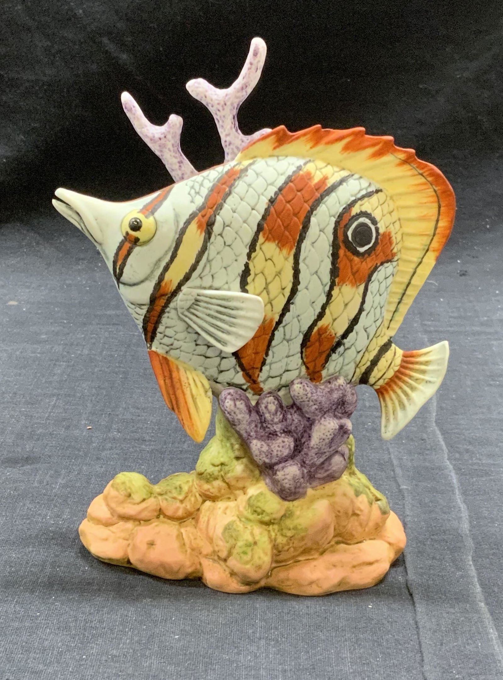 ANDREA BY SADEK Porcelain Butterfly Fish Figurine: Andrea by SADEK porcelain Copper Band Butterfly Fish figurine. Trademarked to underside. Measures approx. 4.5 x 2.5 x 6.25 inches. In good condition. Andrea by SADEK, Andrea by SADEK figurine, porcela