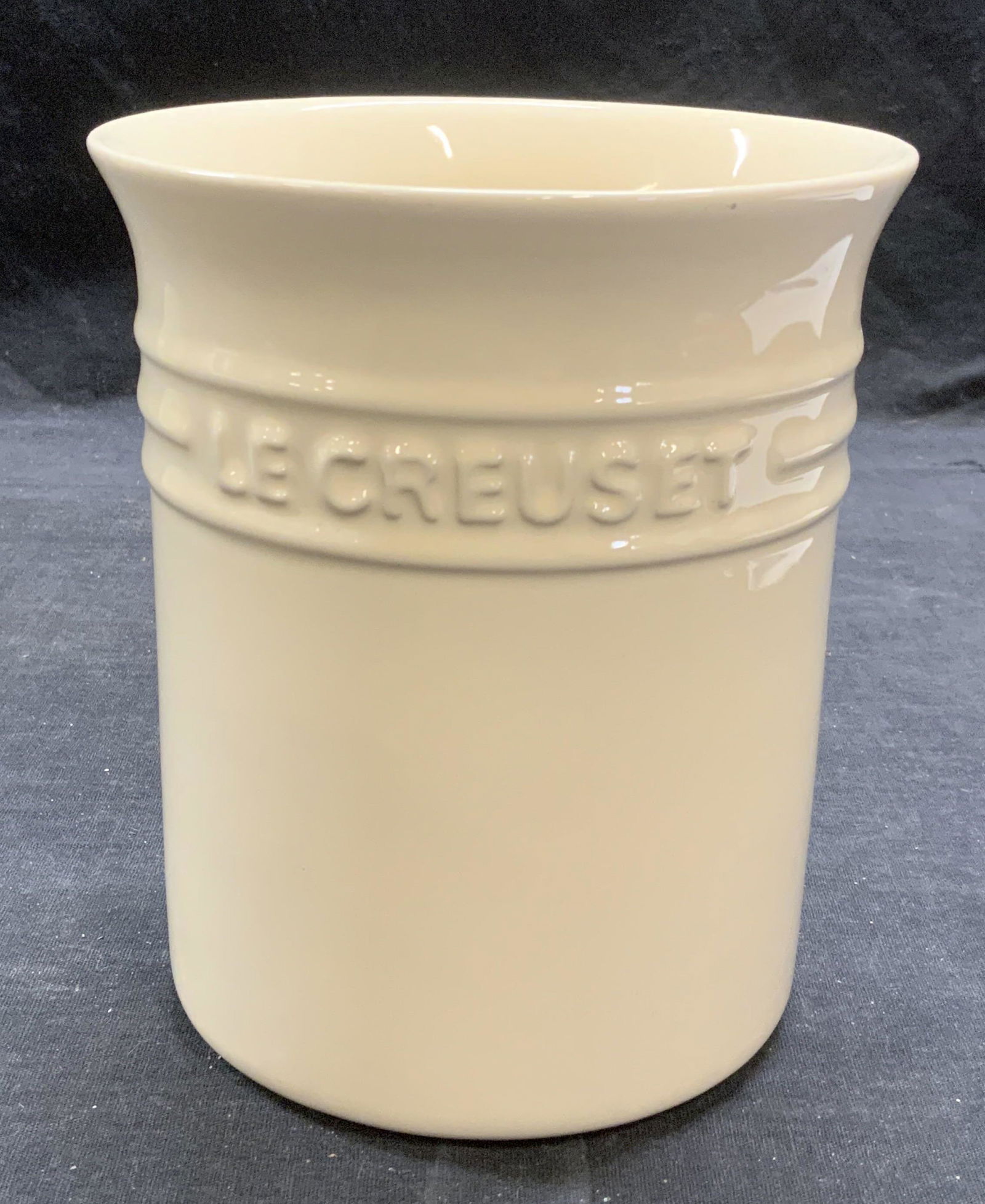 LE CREUSET White Ceramic Vessel (1 of 6)