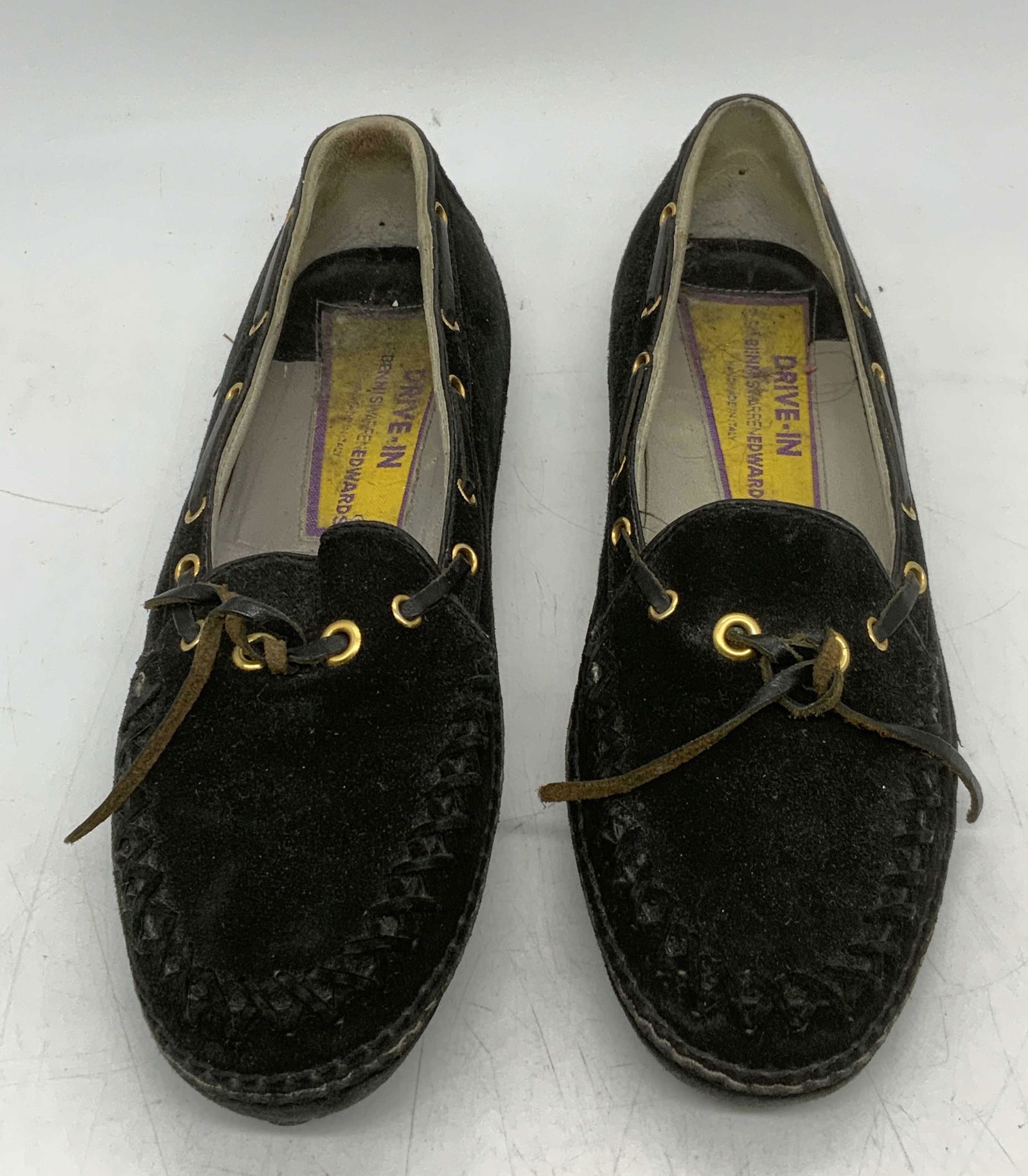 SUSAN BENNIS WARREN EDWARDS Black Suede Moccasins: Susan BENNIS Warren Edwards Drive In black suede moccasins. Size 7.5. Evident wear constant with use. Made in Italy. Susan BENNIS Warren edwards, Susan BENNIS Warren edwards shoes, ladies designer sho