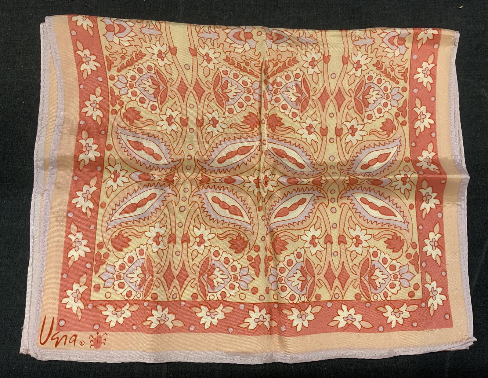 Vtg VERA NEUMANN Pink Paisley Silk Scarf: Vintage Vera Neumann pink paisley scarf. Material feels like silk. Designer label to lower left corner. Measures approx. 43 x 13 inches. Gently worn. Vera Neumann, vera scarf, Vera Neumann scarf, ladi