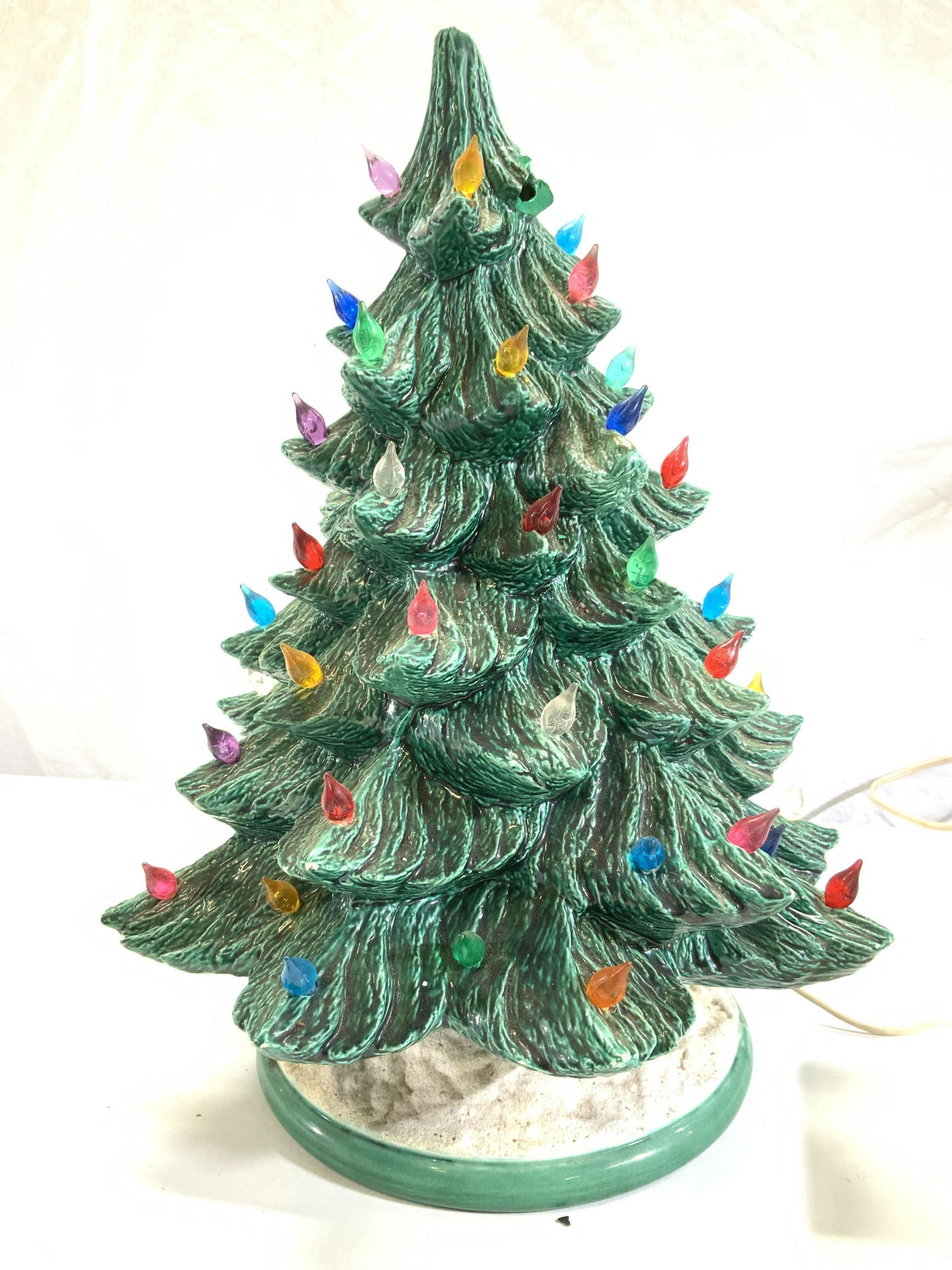 Nowells Ceramic Table Christmas Tree w Lights (1 of 8)