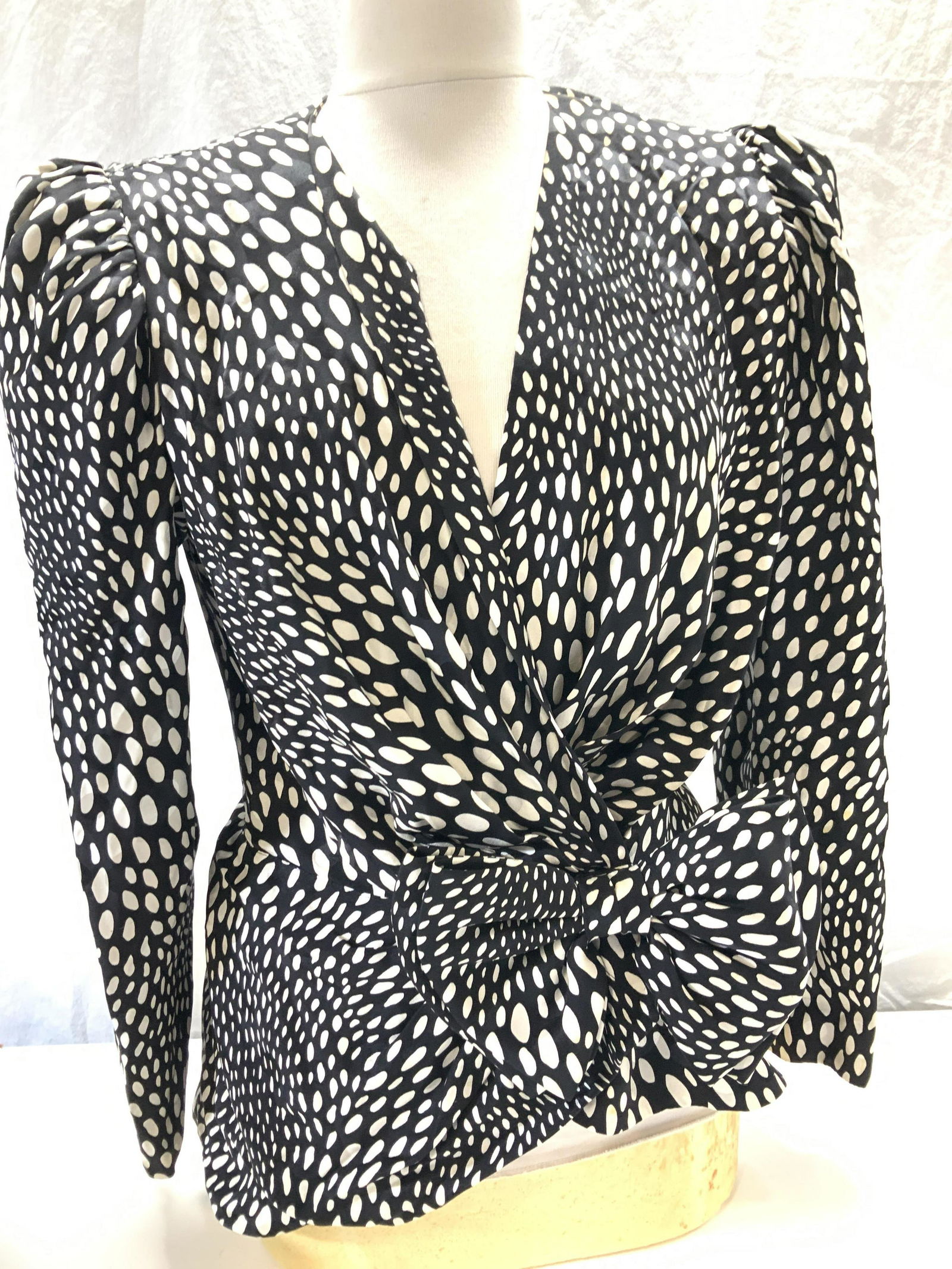 ASERET Pulled Polka Dot Silk Blouse, Hong Kong (1 of 8)