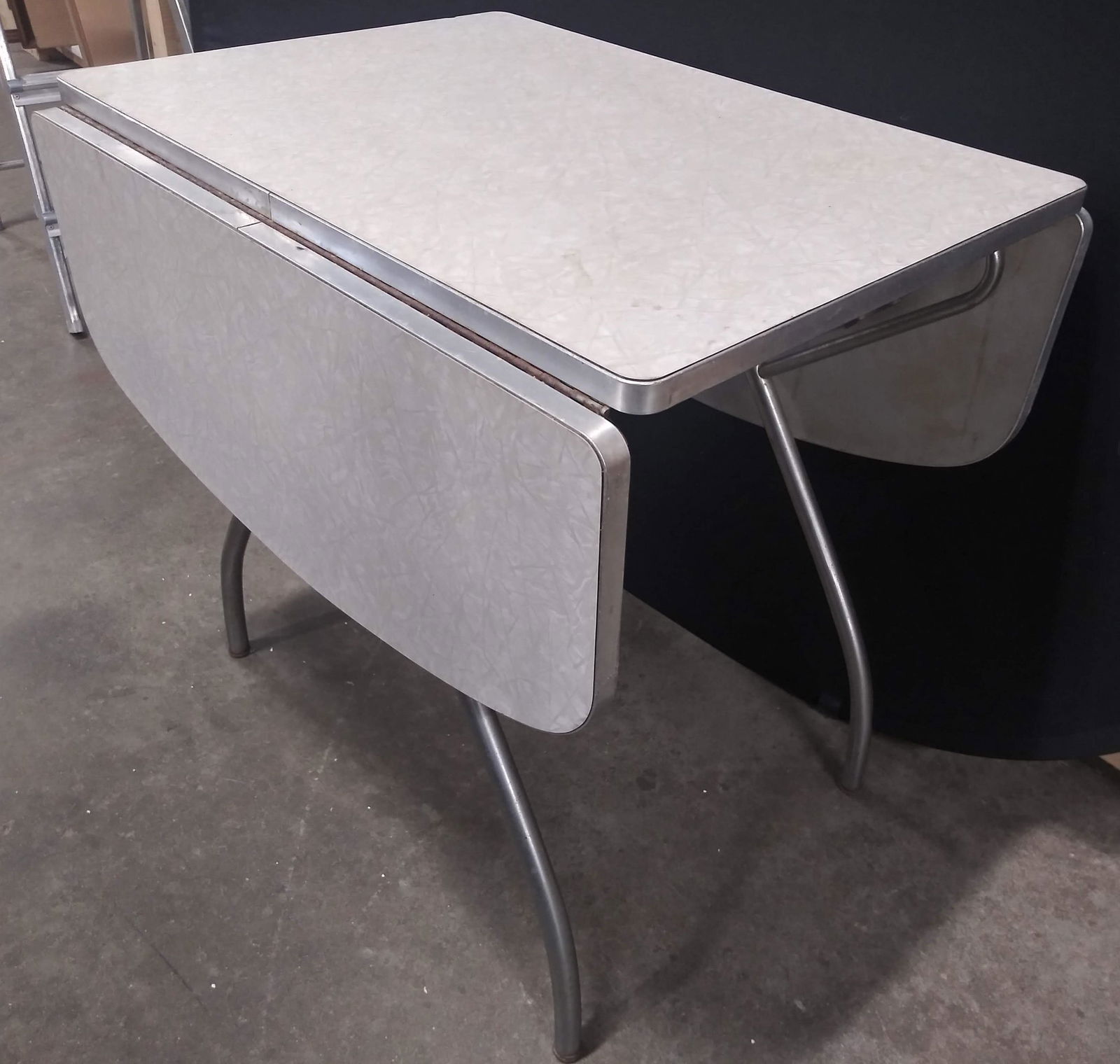 Vintage Retro Drop Leaf Kitchen Table C 1950s (1 of 13)