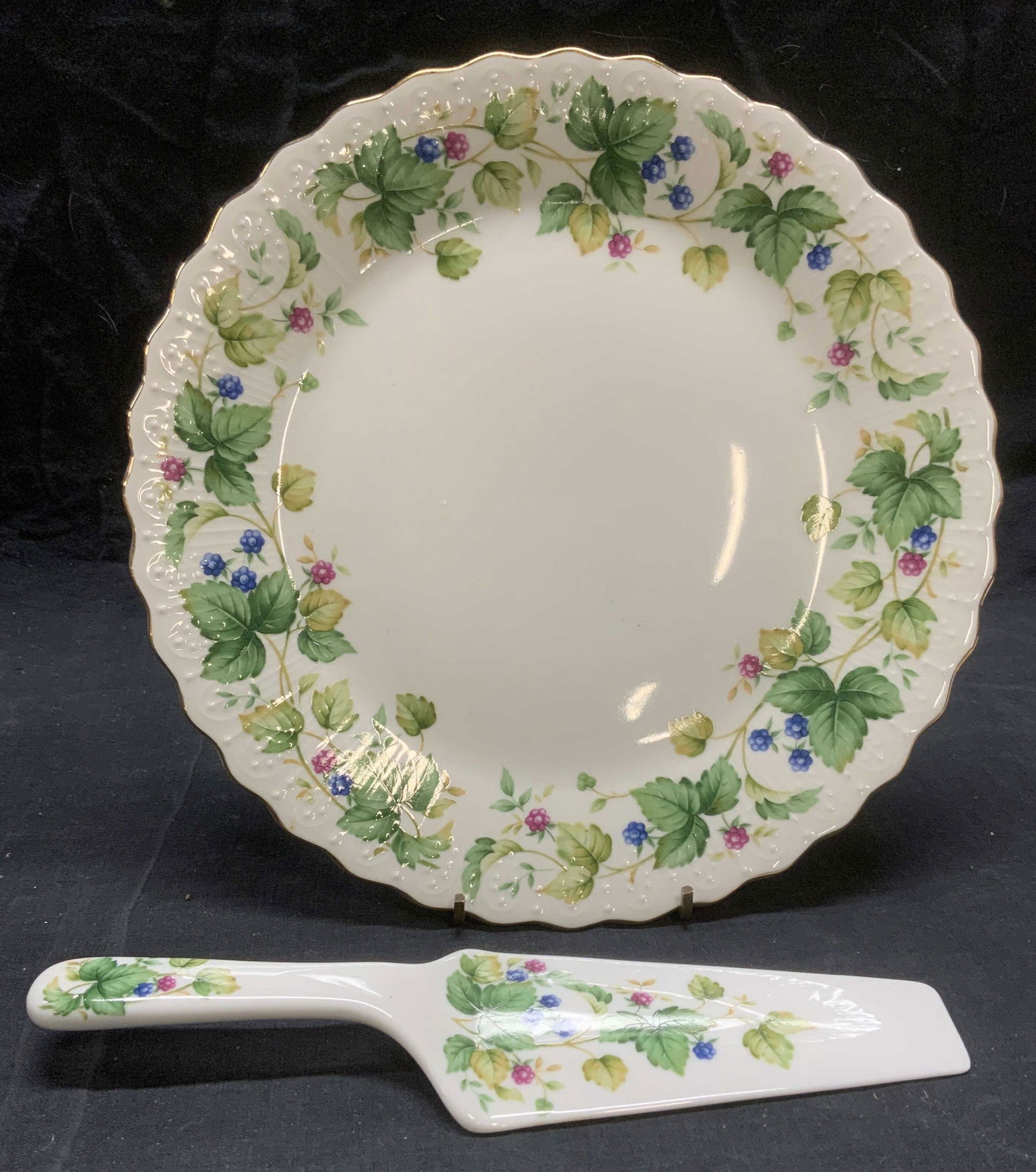 ANDREA SADEK Porcelain Plate & Cake Server Set (1 of 7)