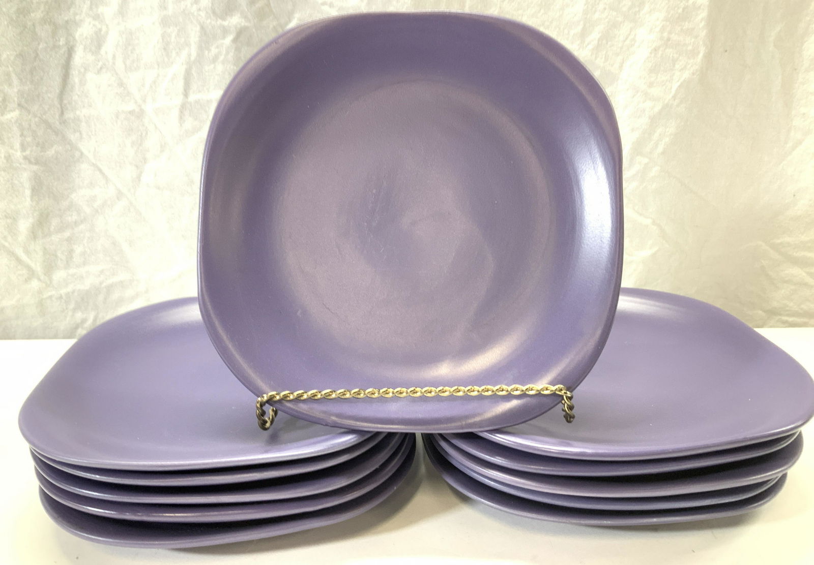 Set 11 Heavy Ceramic Luncheon Plates (1 of 6)