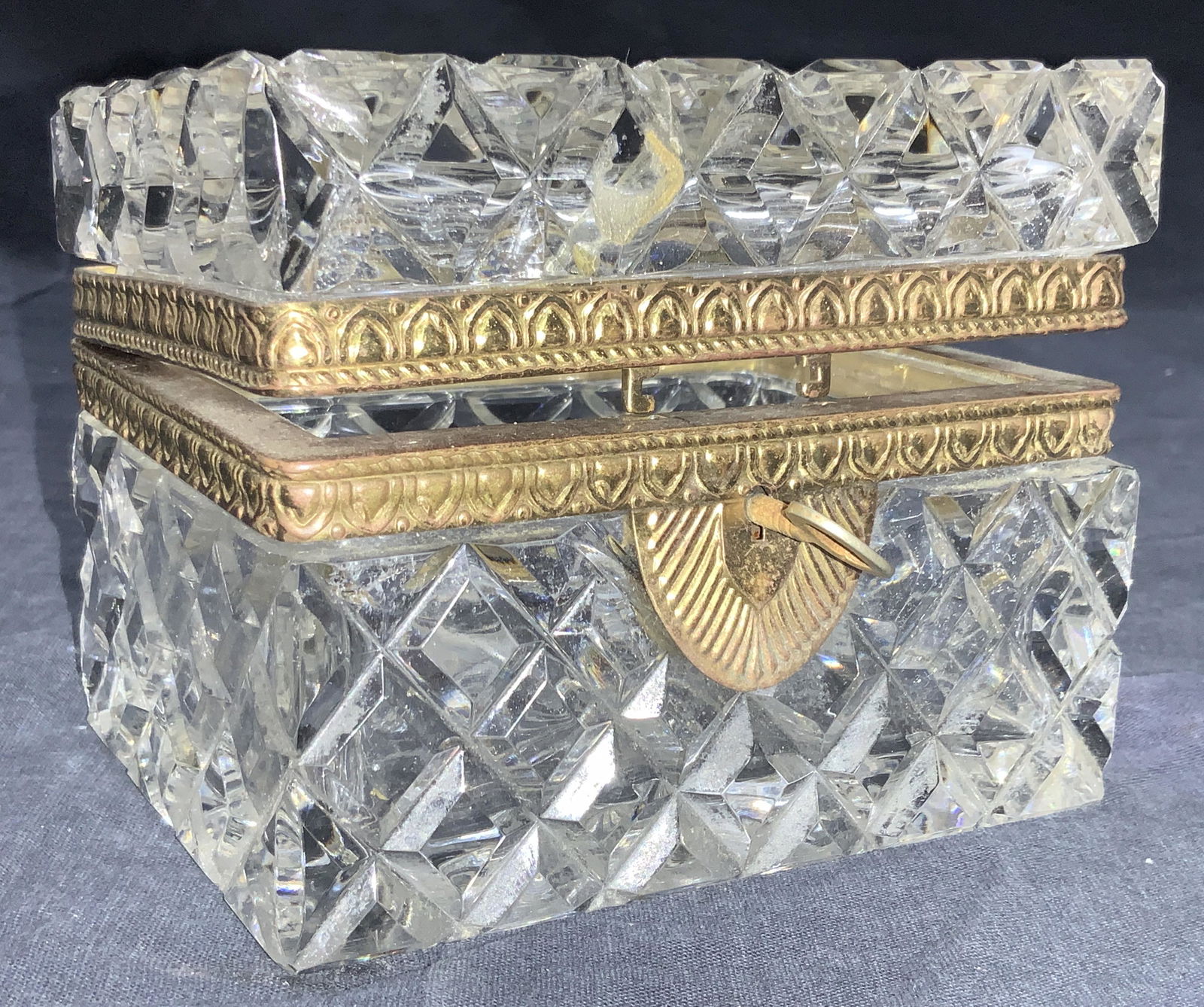 Clear Cut Glass Dresser Box W Key (1 of 10)