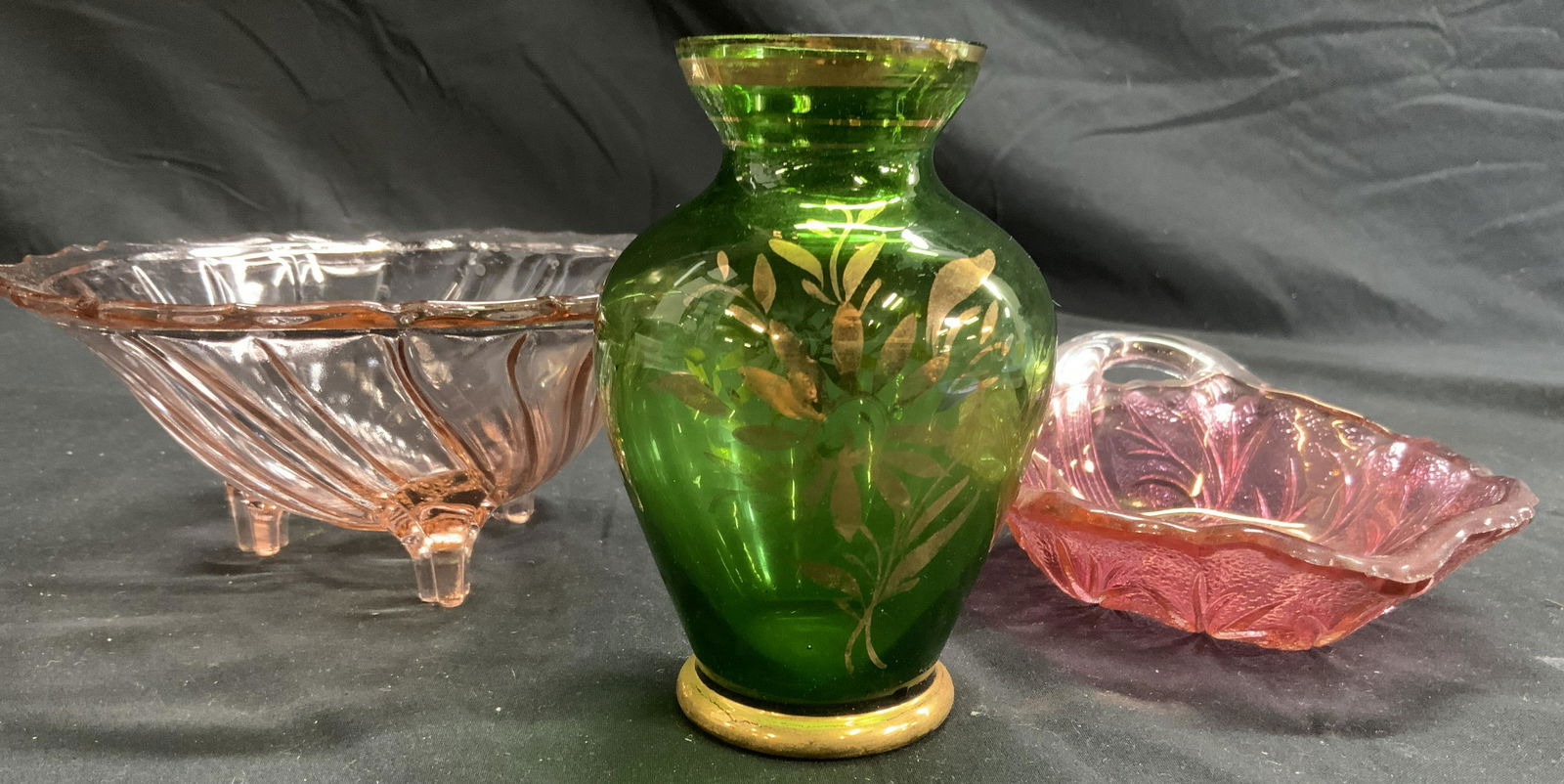 Lot 3 Assorted Art Glass Vessels (1 of 7)