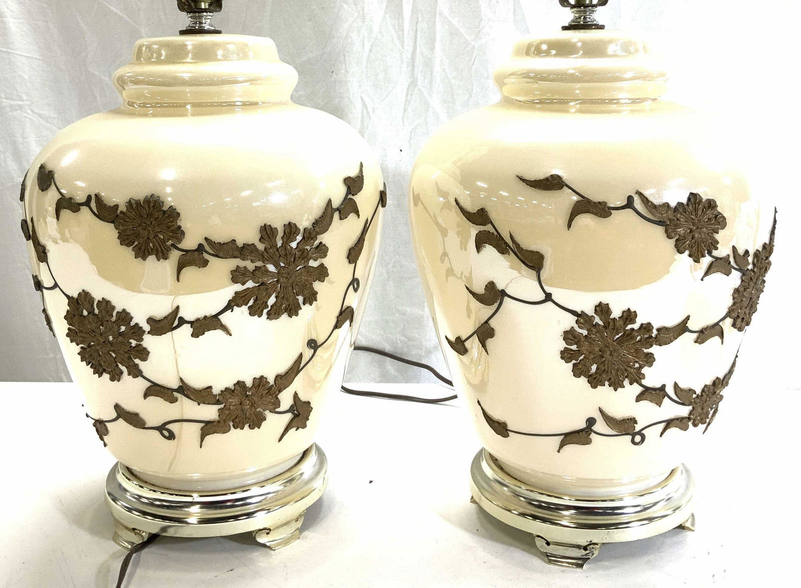 Pair Iridescent Hollywood Regency Glass Lamps (1 of 13)