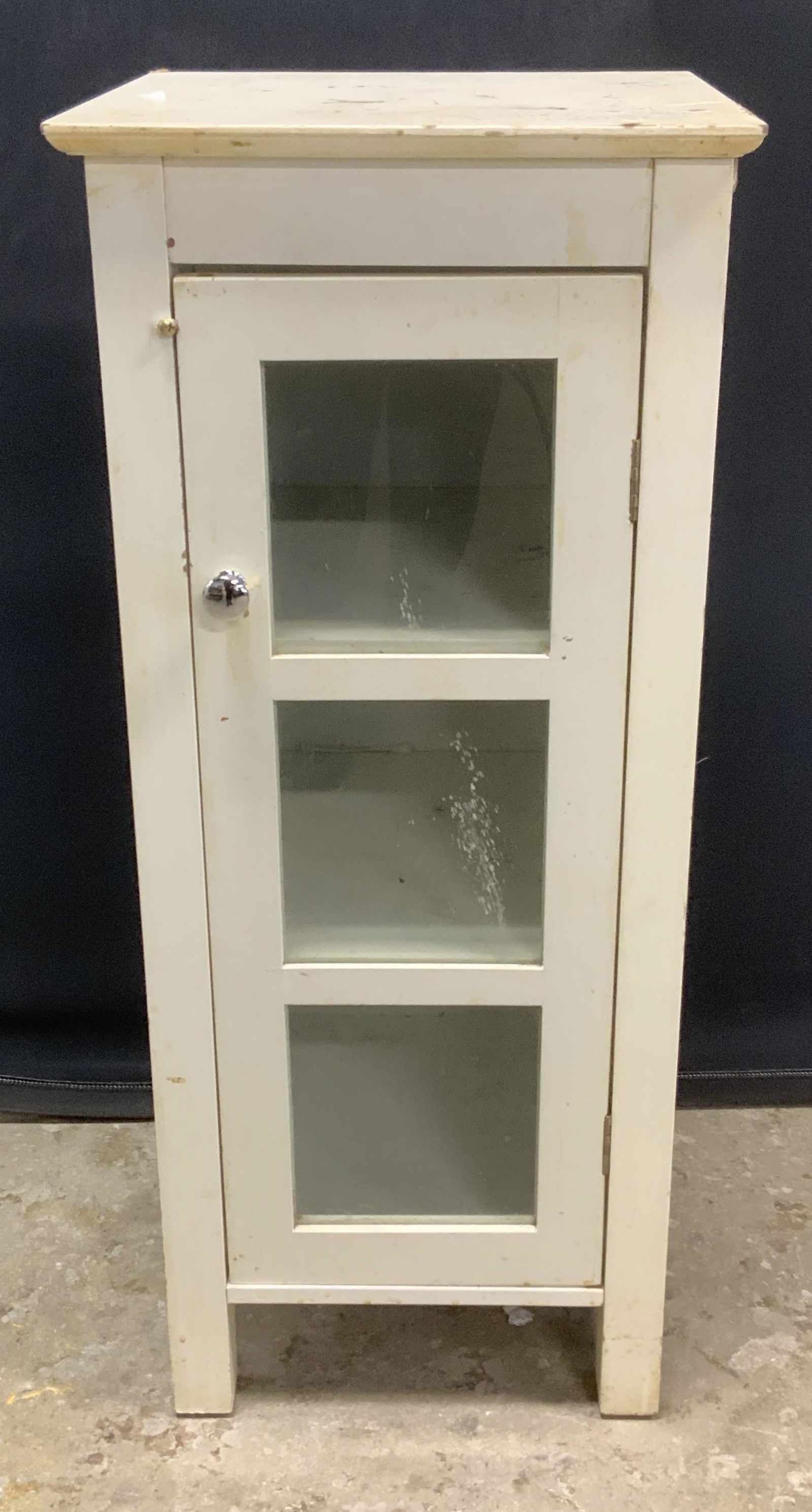 Vintage White Wood End Table Cabinet (1 of 7)