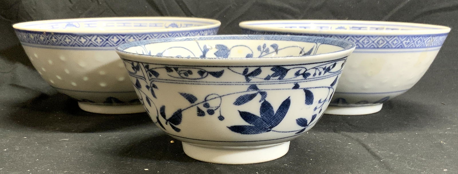 Lot 3 Signed Vintage Asian Porcelain Bowls (1 of 7)