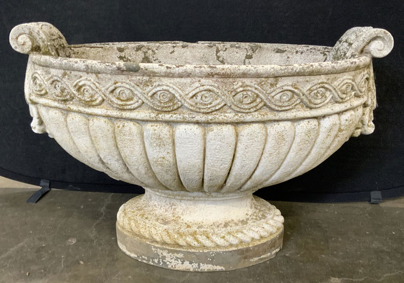 Oversized Vntg Cement Garden Statuary Jardiniere (1 of 12)