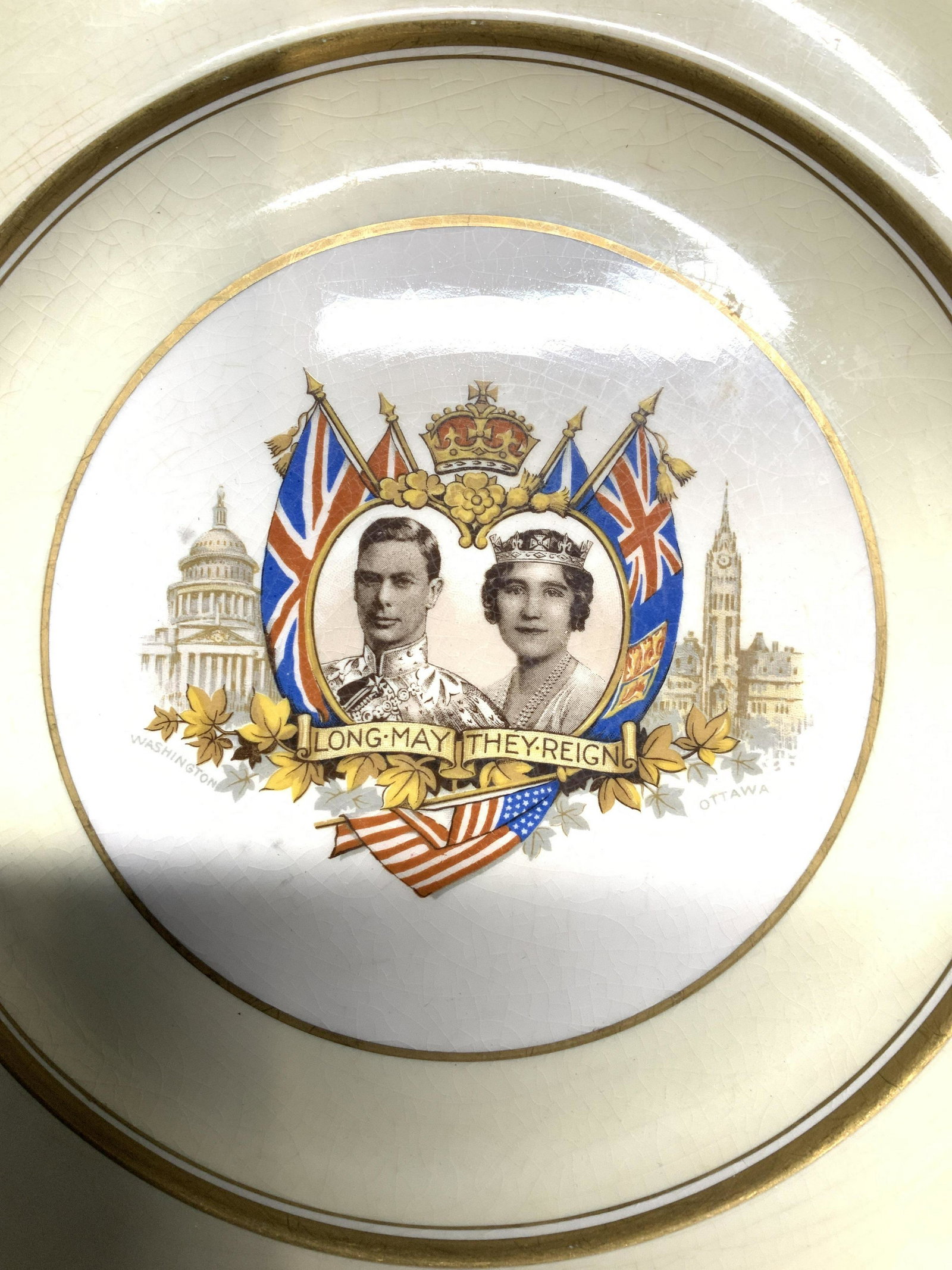 PAREEK JOHNSON BROS George VI Collector plate: 1937 PAREEK Johnson Bros. King George VI commemorative coronation ceramic collectors plate. Depicts photos of King George VI and Queen Consort Eleizabeth ( parents of Queen Elizabeth II) within a hear