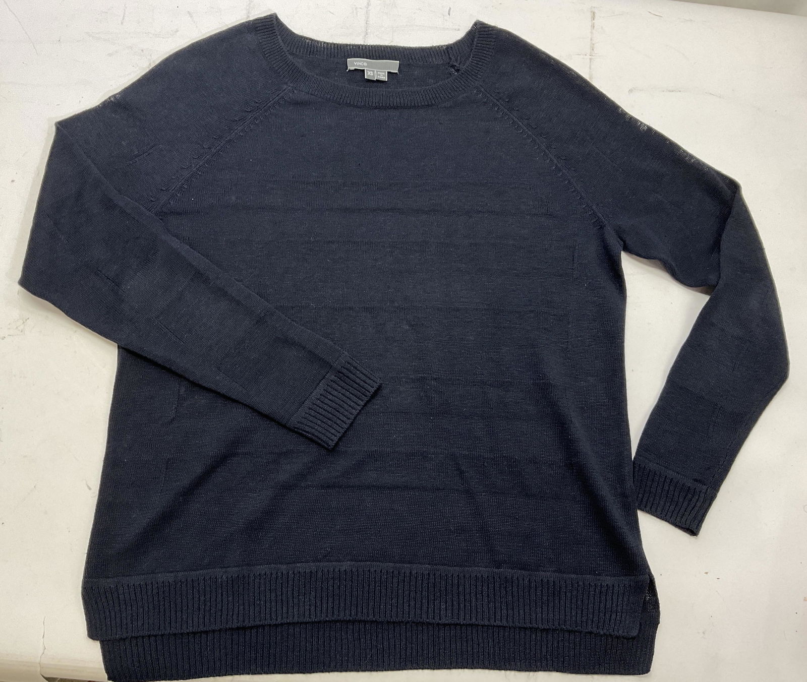 VINCE Long Sleeve Shirt: Vince long sleeve shirt. Inner tag reads 100% linen XS. Some minor thread pulling. Color is a dark navy blue. Vince shirt, Vince fashion, Ladies luxury Wearables, Vintage Luxury, Luxury Designer, luxu