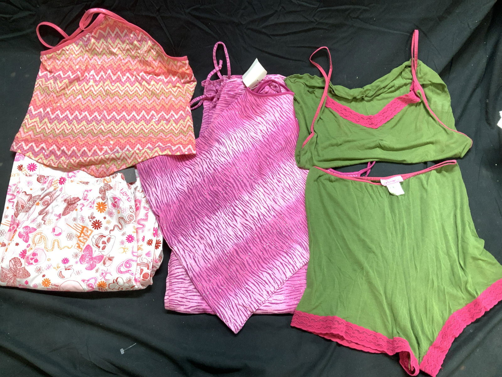 Lot 6 Fashionista Teen/ Ladies Pajamas, Top NWT (1 of 11)