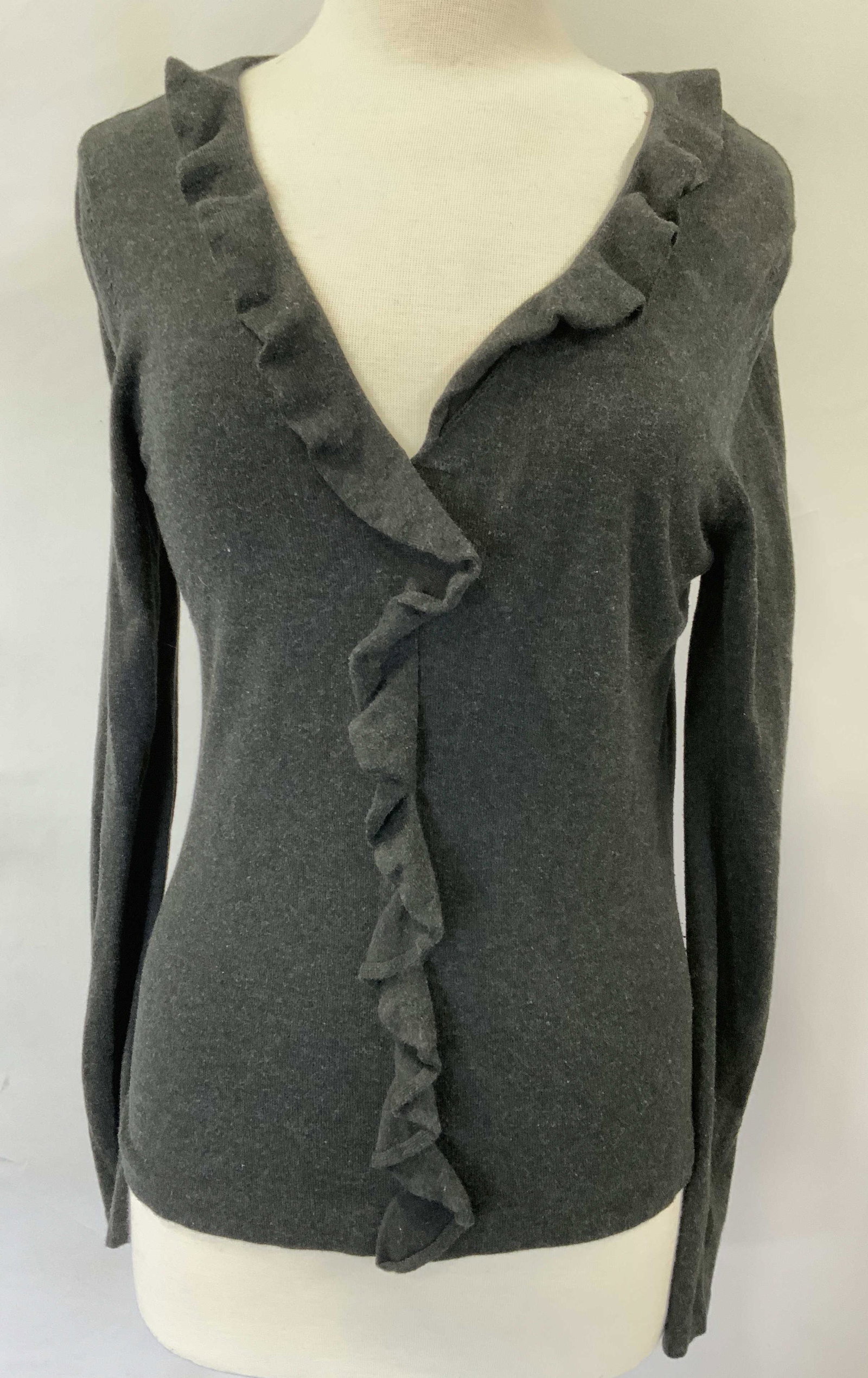 J MCLAUGHLIN Grey Knit Sweater: J McLaughlin Grey knit sweater. Size S. Cotton, modal, and spandex blend. Gently worn. Property of Palm Beach, Florida Estate. J McLaughlin, j McLaughlin sweater, ladies designer sweater, ladies desig
