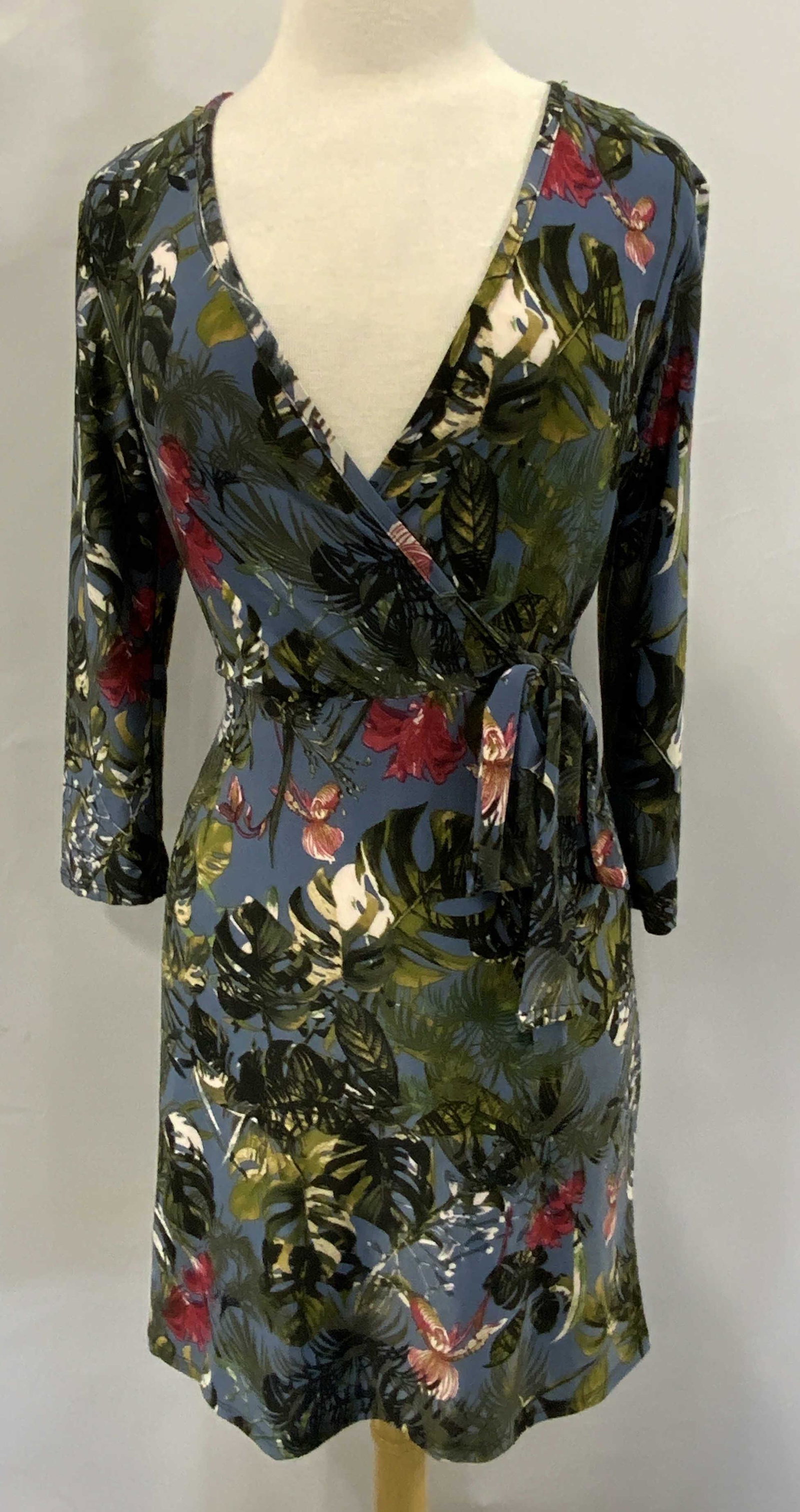 AUDITIONS Tropical Print Faux Wrap Dress: Auditions tropical botanical print faux wrap dress. Size S. Polyester and spandex blend. Fabric has stretch. Gently worn. Property of Palm Beach Florida Estate. Auditions, auditions dress, ladies desi