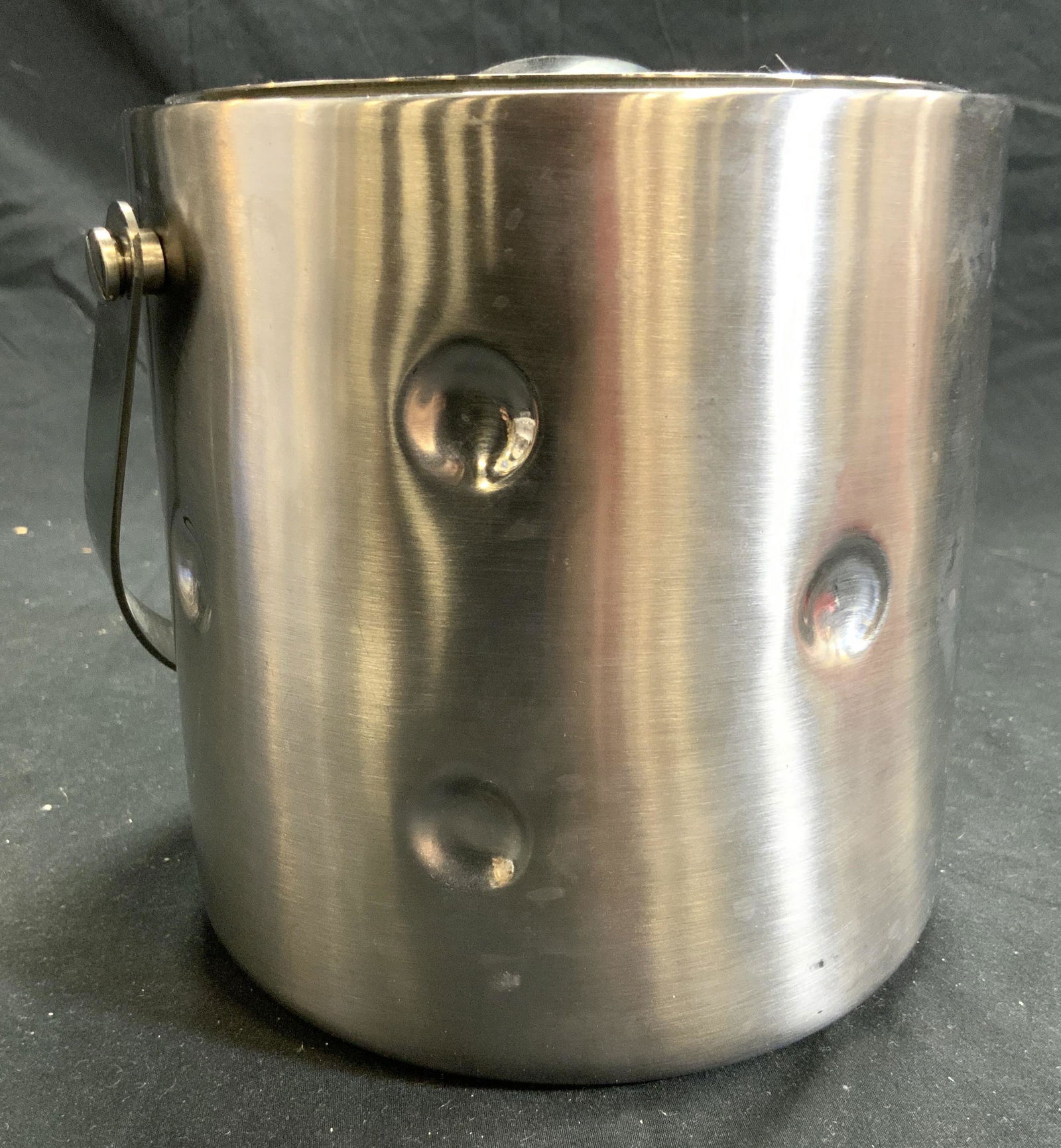 GODINER Brushed Metal Lidded Ice Bucket (1 of 6)