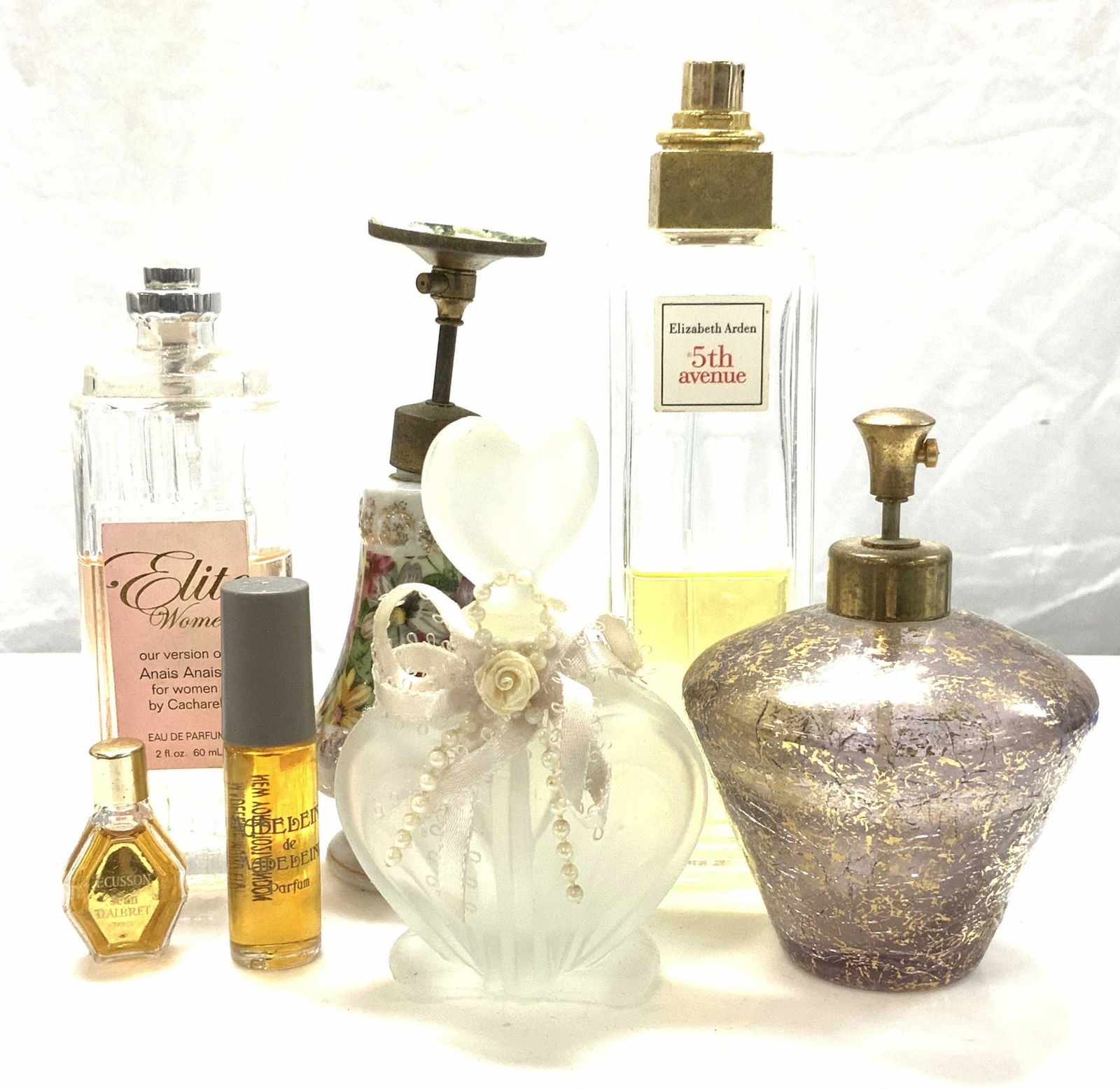Lot 7 Perfume & Perfume Bottles (1 of 7)
