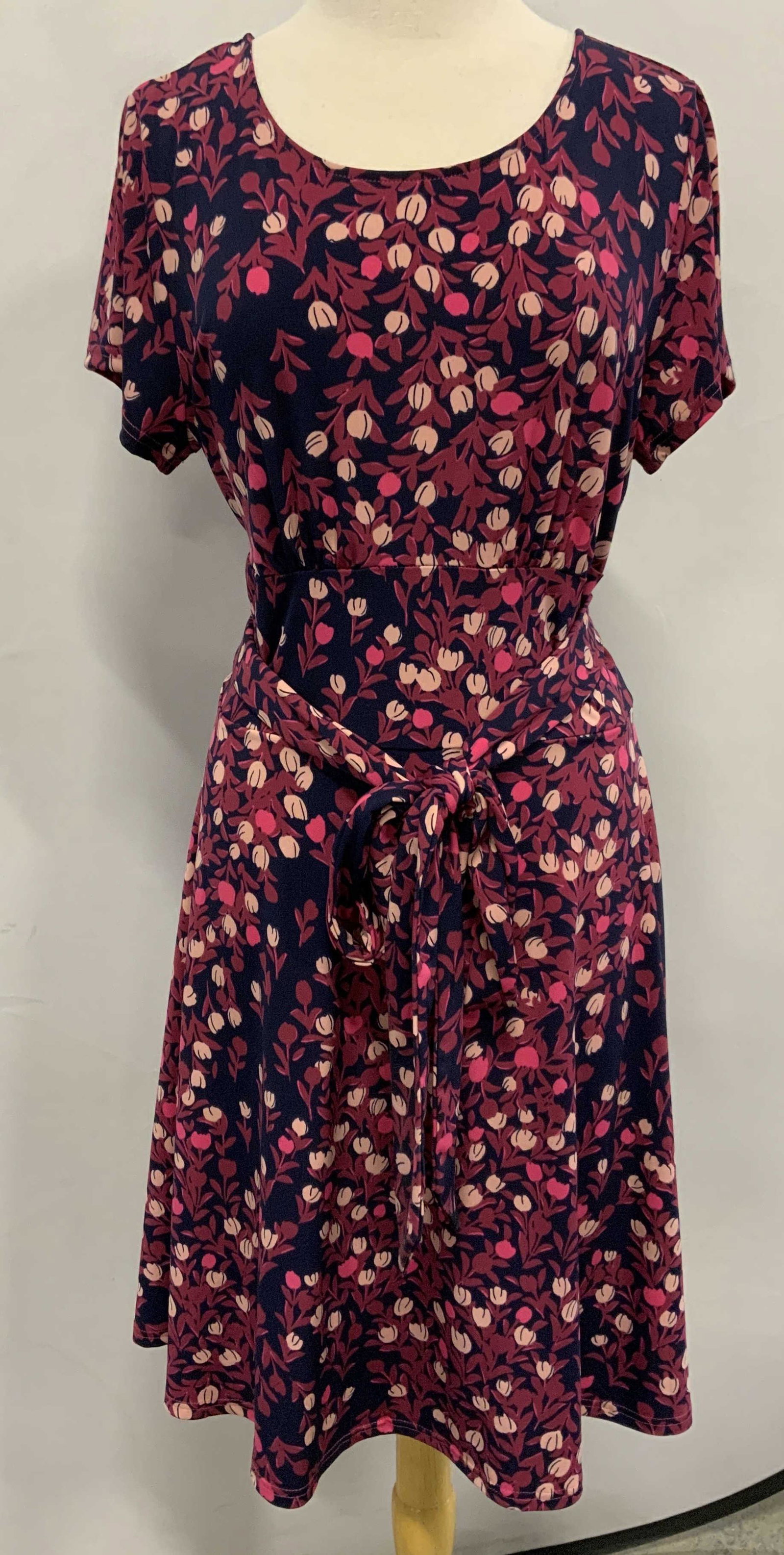 LEOTA Burgundy Floral Print Belted Dress: Leota burgundy multi color floral print short sleeve belted dress. Size XL. Gently worn. Polyester and elastane blend. Leota, Leota dress, ladies designer dress, ladies designer fashion, ladies short