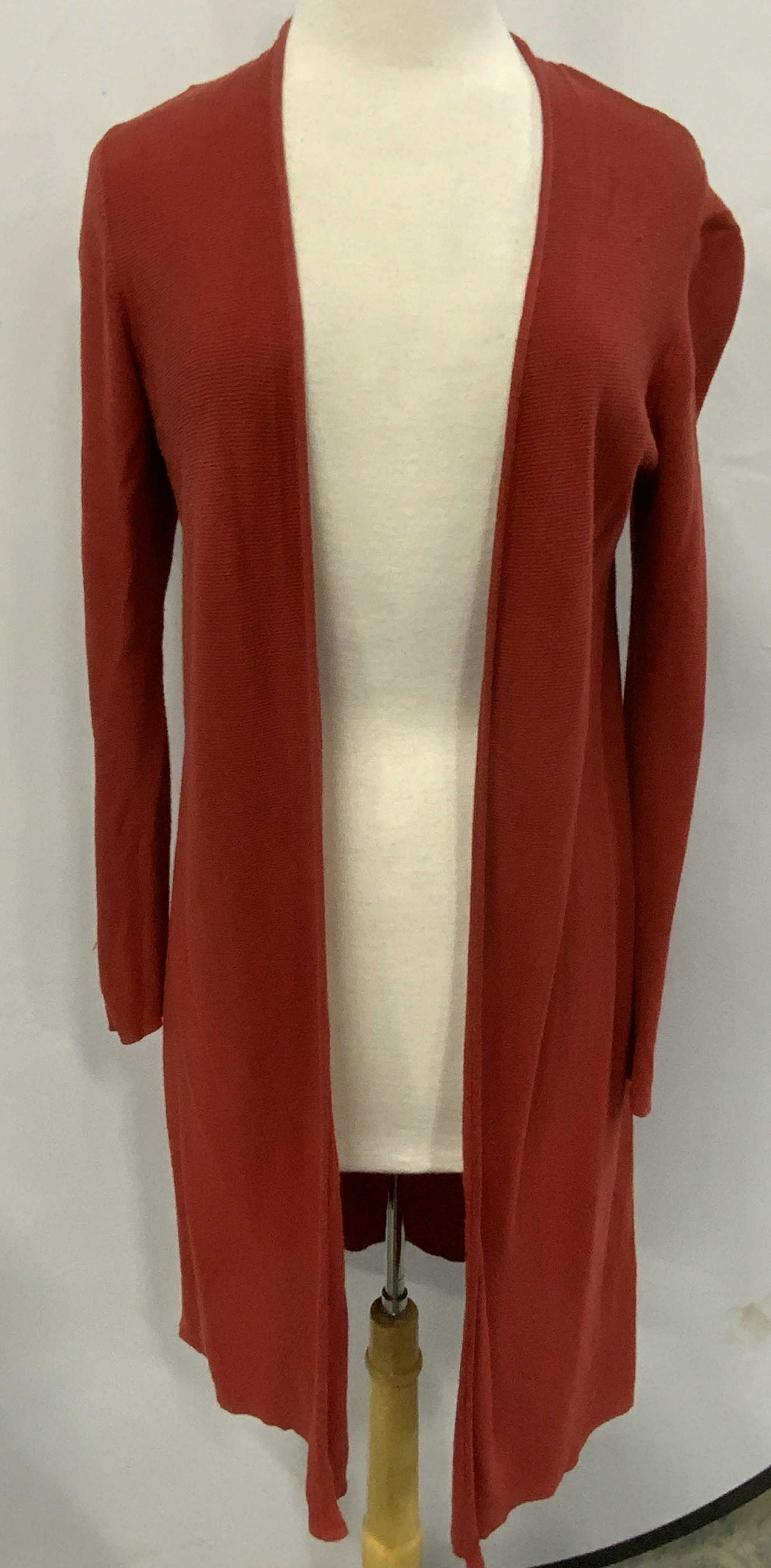 EILEEN FISHER Red Organic Cotton & Silk Cardigan: Eileen Fisher red cardigan sweater. Size M. Lyocell, organic cotton, and silk blend. Gently worn. Eileen fisher, Eileen fisher cardigan, ladies designer cardigan, ladies designer sweater, ladies desig
