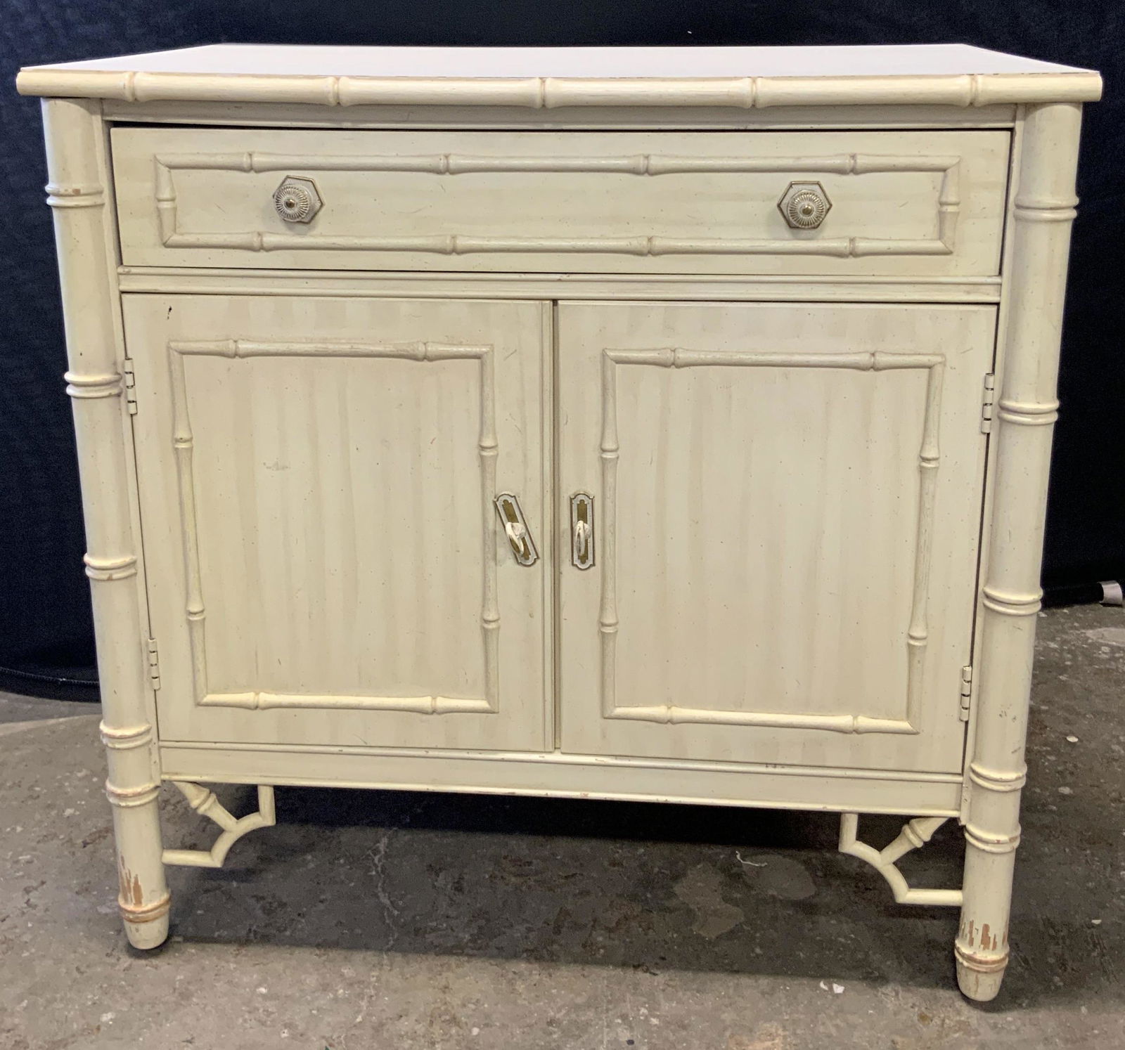 THOMASVILLE Bamboo Style Wooden Cabinet (1 of 13)