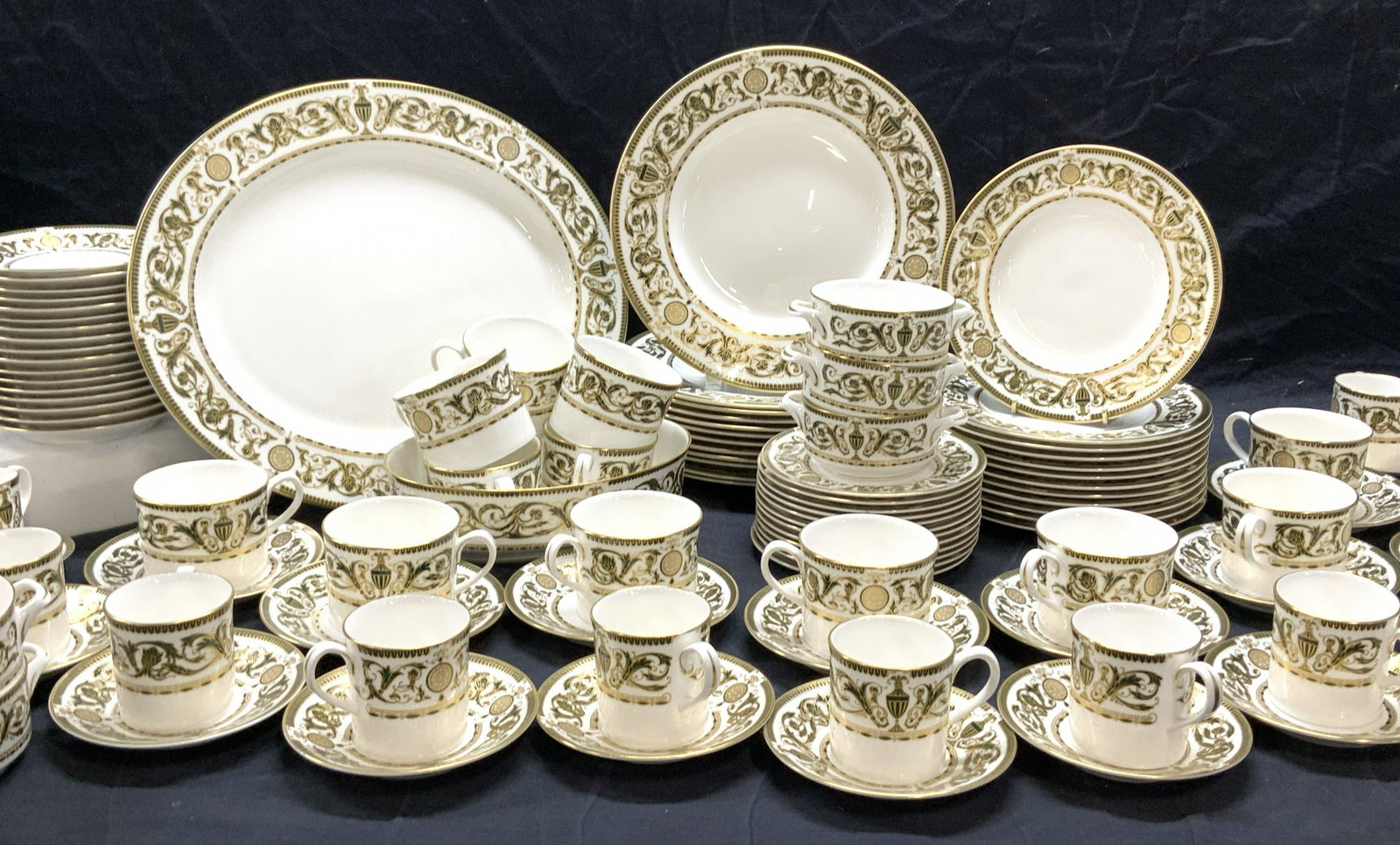 Royal Worcester Windsor China Set 89 England: White Fine bone China that has neoclassical pattern in gilt and Hunter green, acanthus Leaf scroll and Roman Urn. Made in England. All pieces Hallmarked. ROYAL WORCESTER WINDSOR pattern ca. 1969. Mini