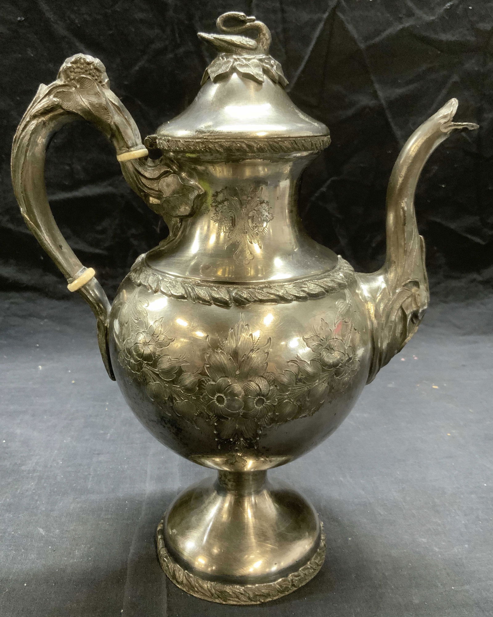 Antique SMITH & CO Silver Plated Teapot (1 of 8)